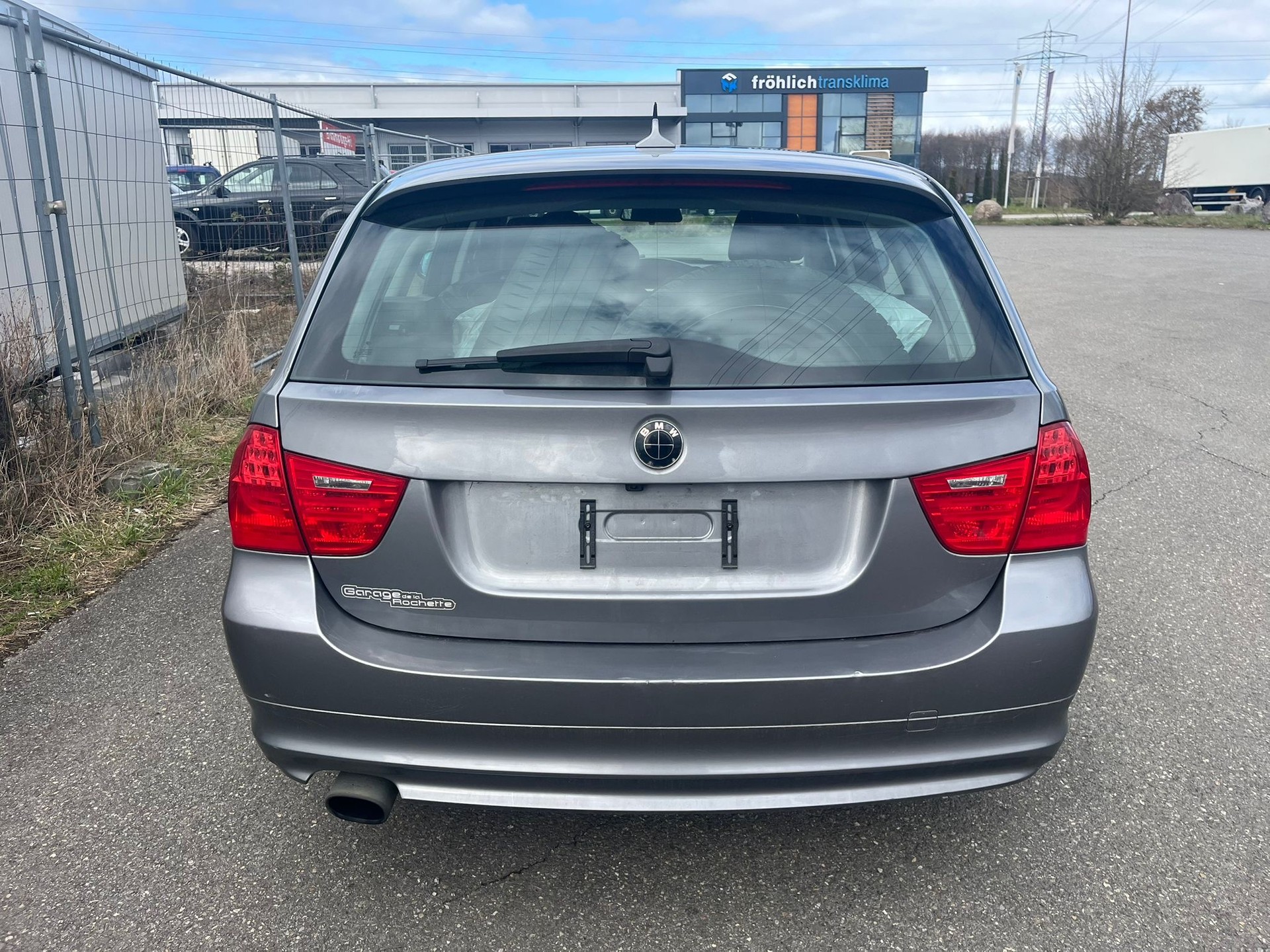 BMW 320i Touring Steptronic-image-8