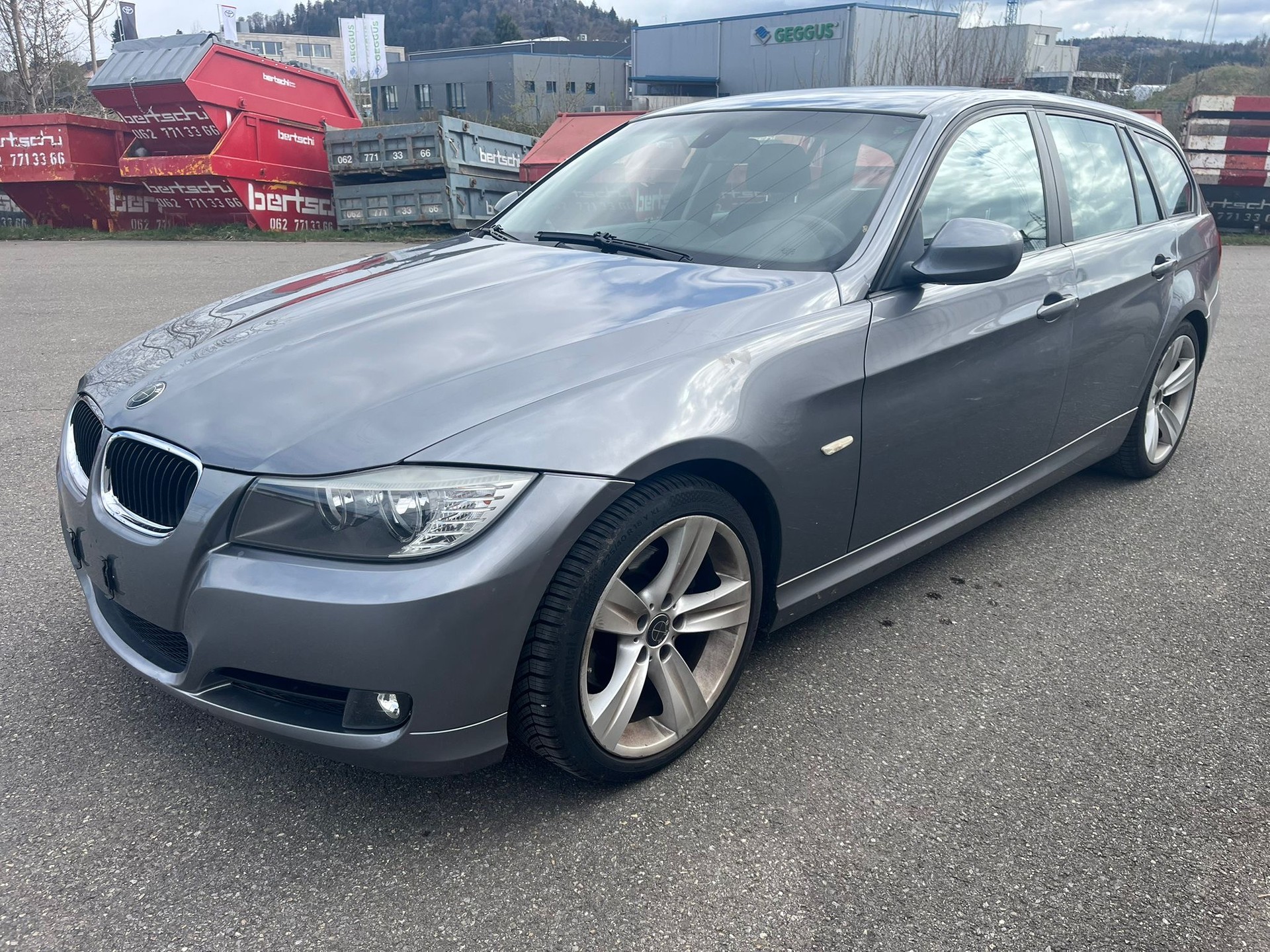 BMW 320i Touring Steptronic-image-2