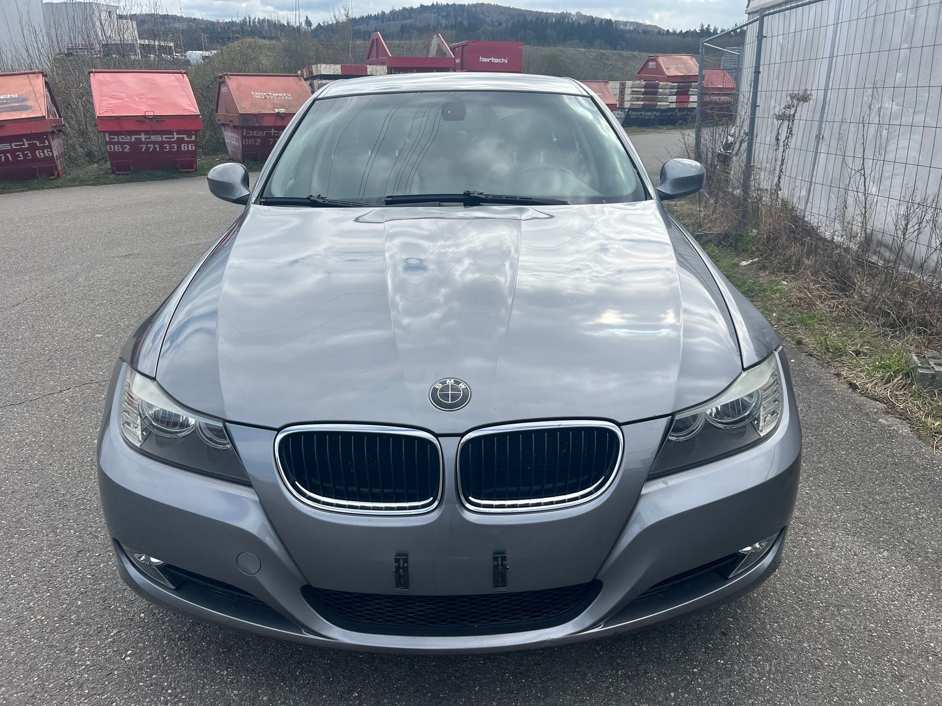 BMW 320i Touring Steptronic-image-0