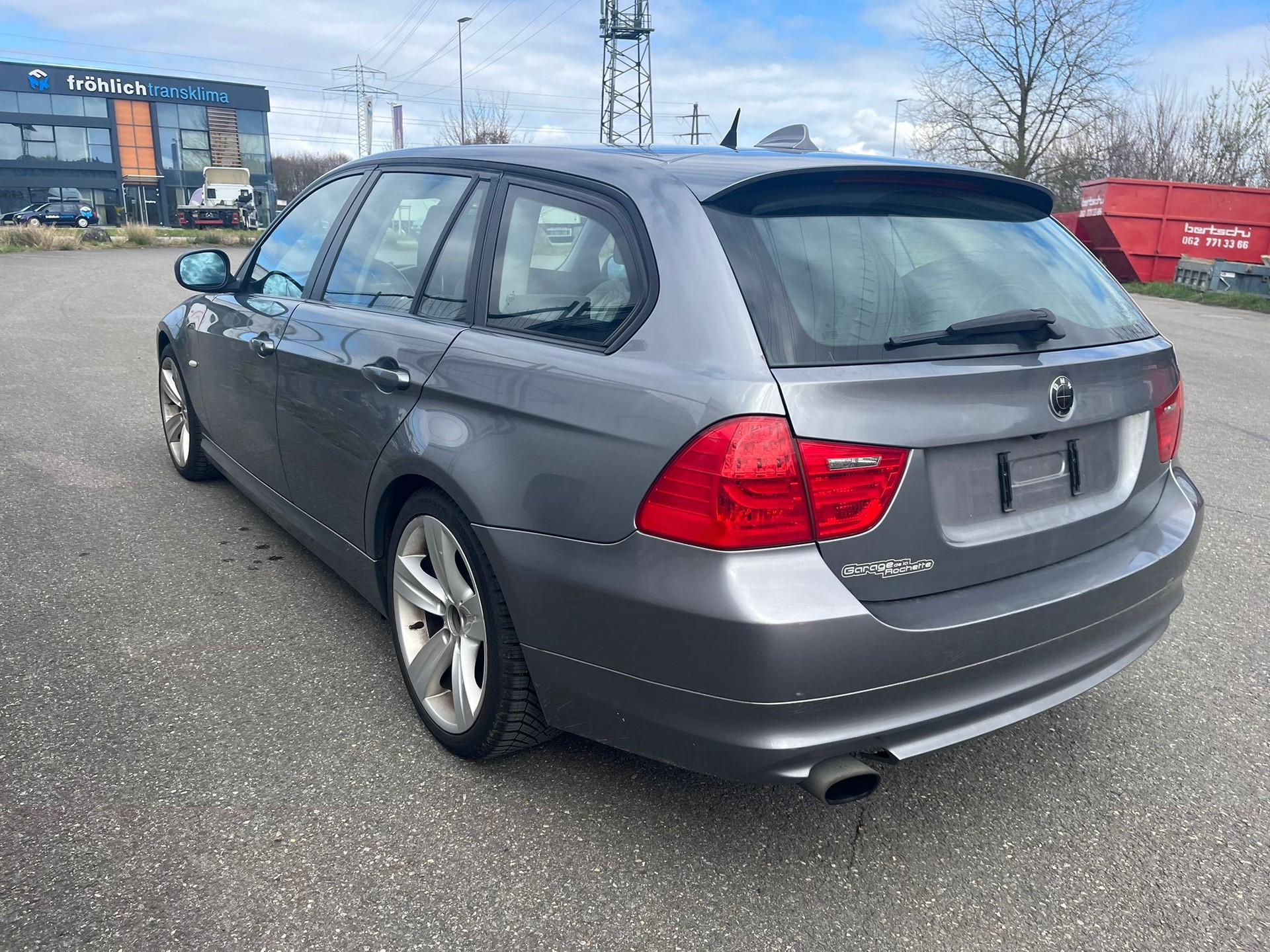 BMW 320i Touring Steptronic-image-4