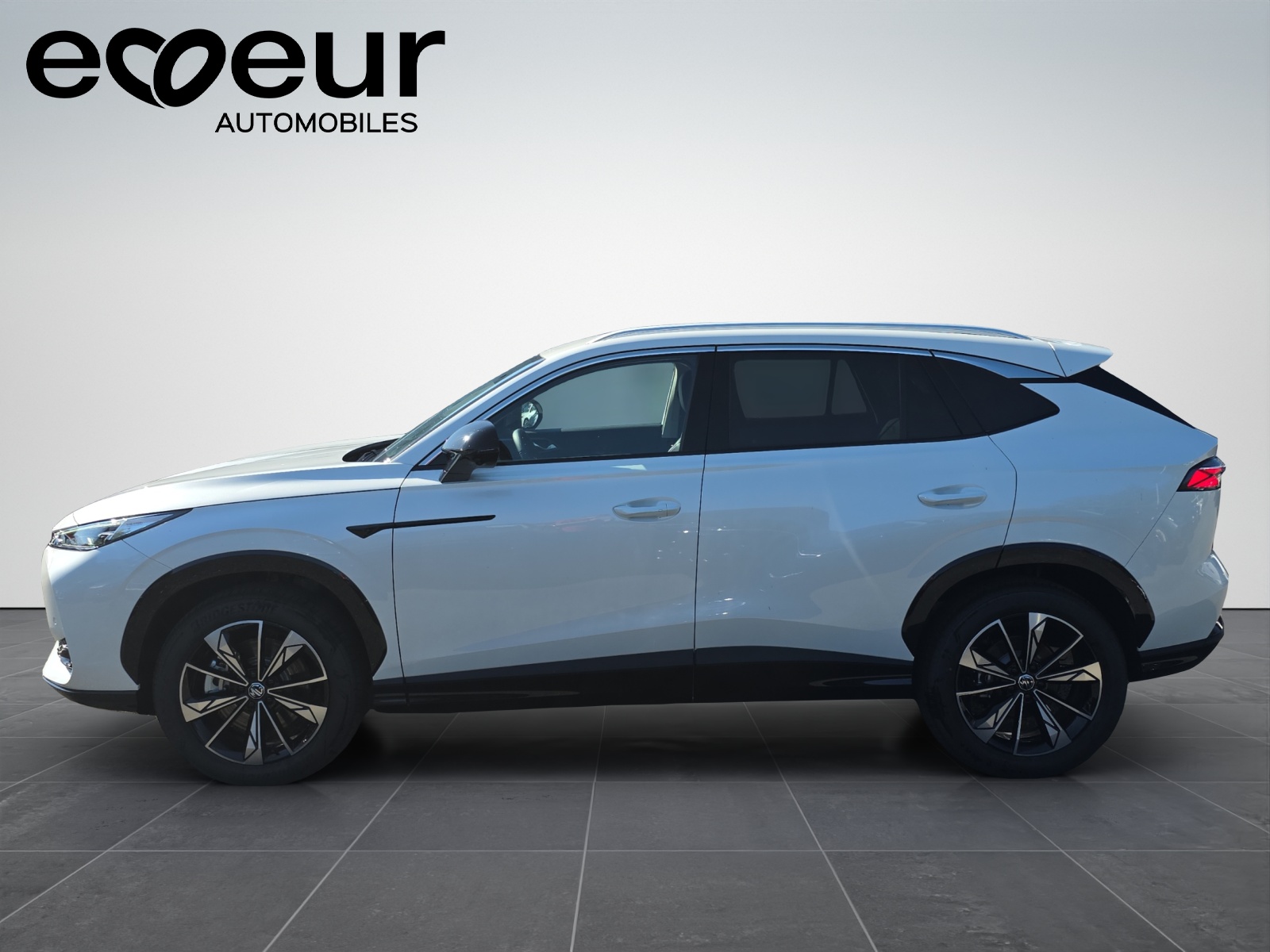 MG HS 1.5 Hybrid Luxury DEMO-image-2