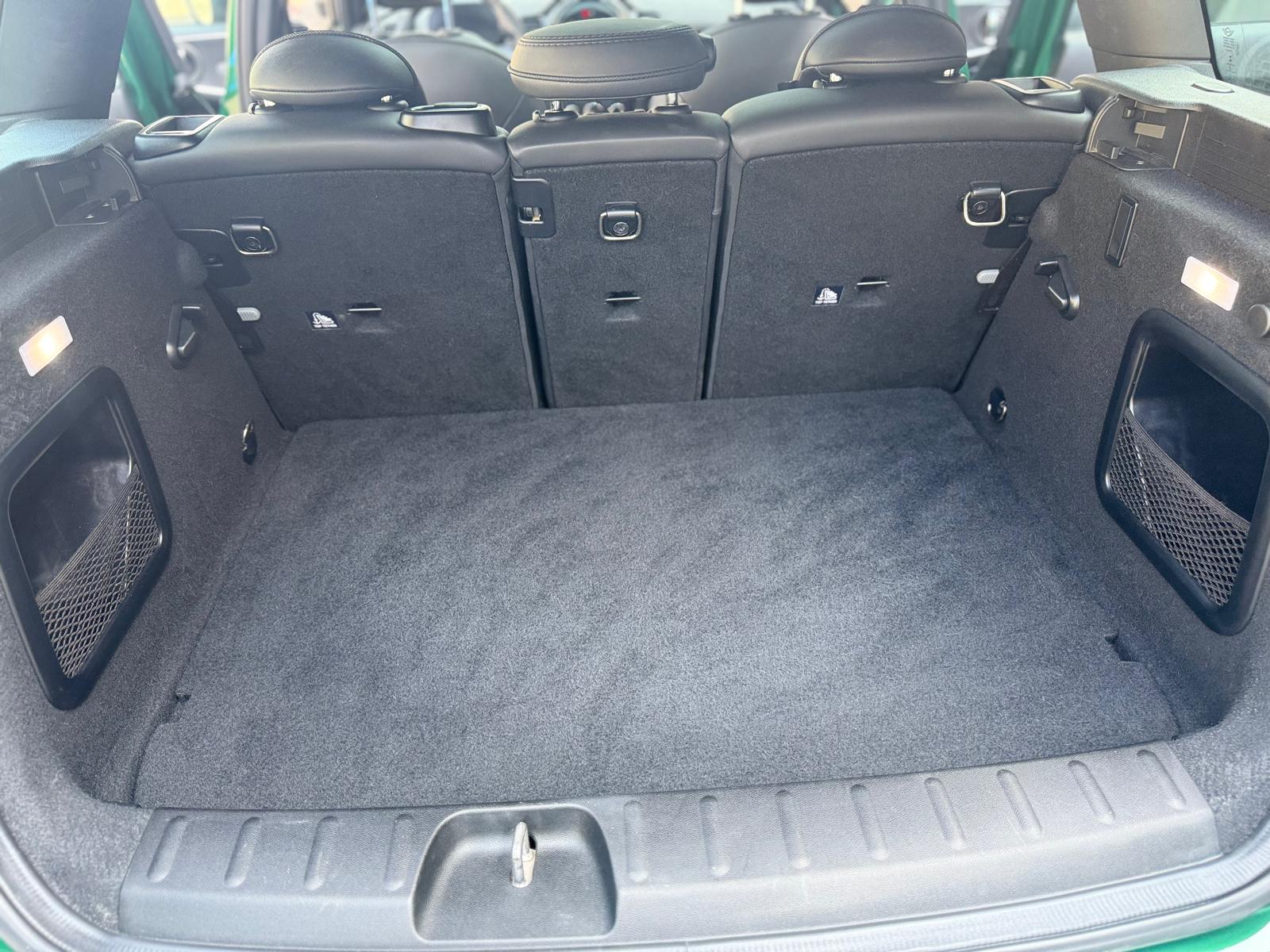 MINI Clubman Cooper John Cooper Works ALL4 Steptronic-image-14