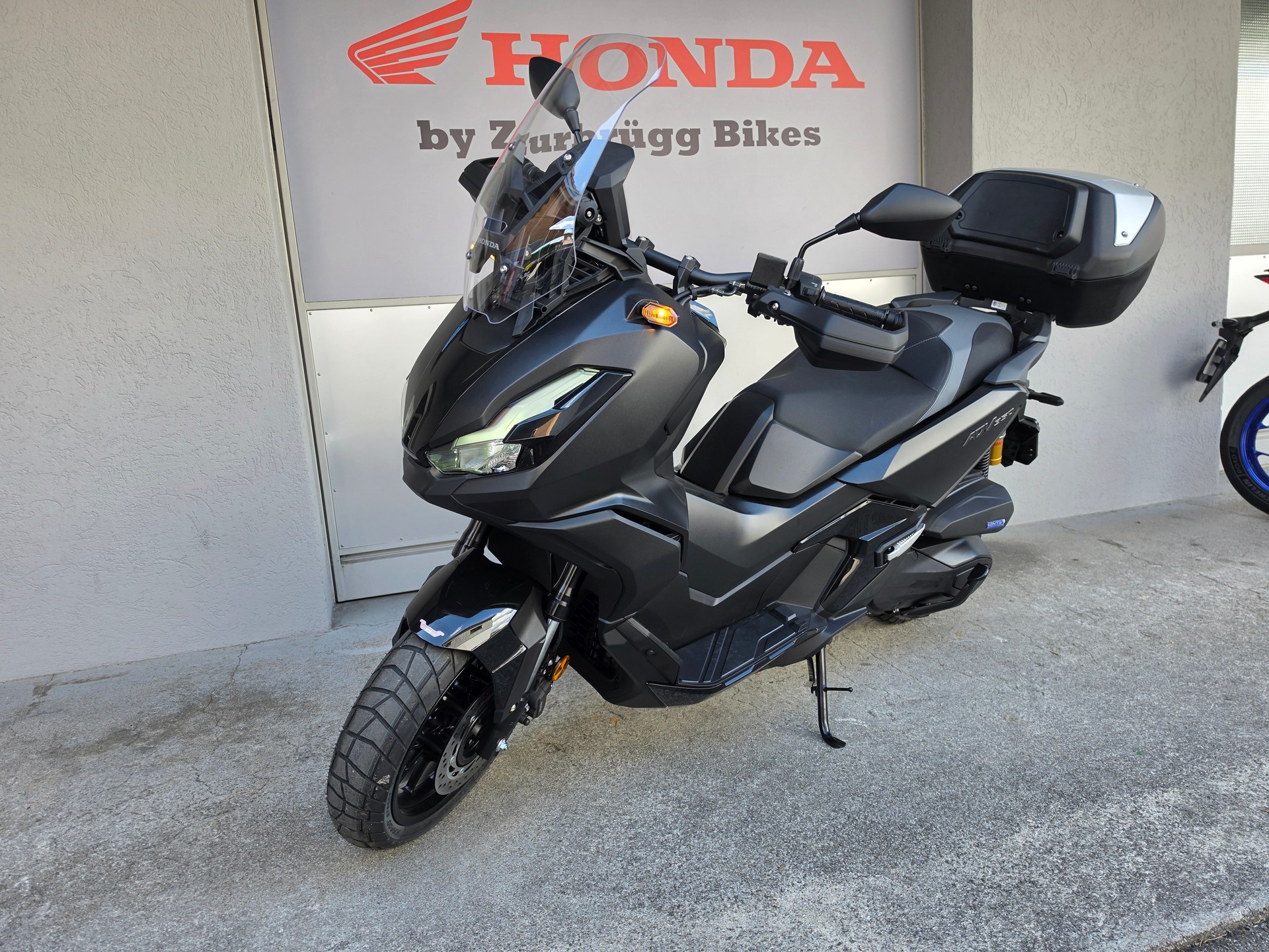 HONDA ADV 350-showroom-element-3
