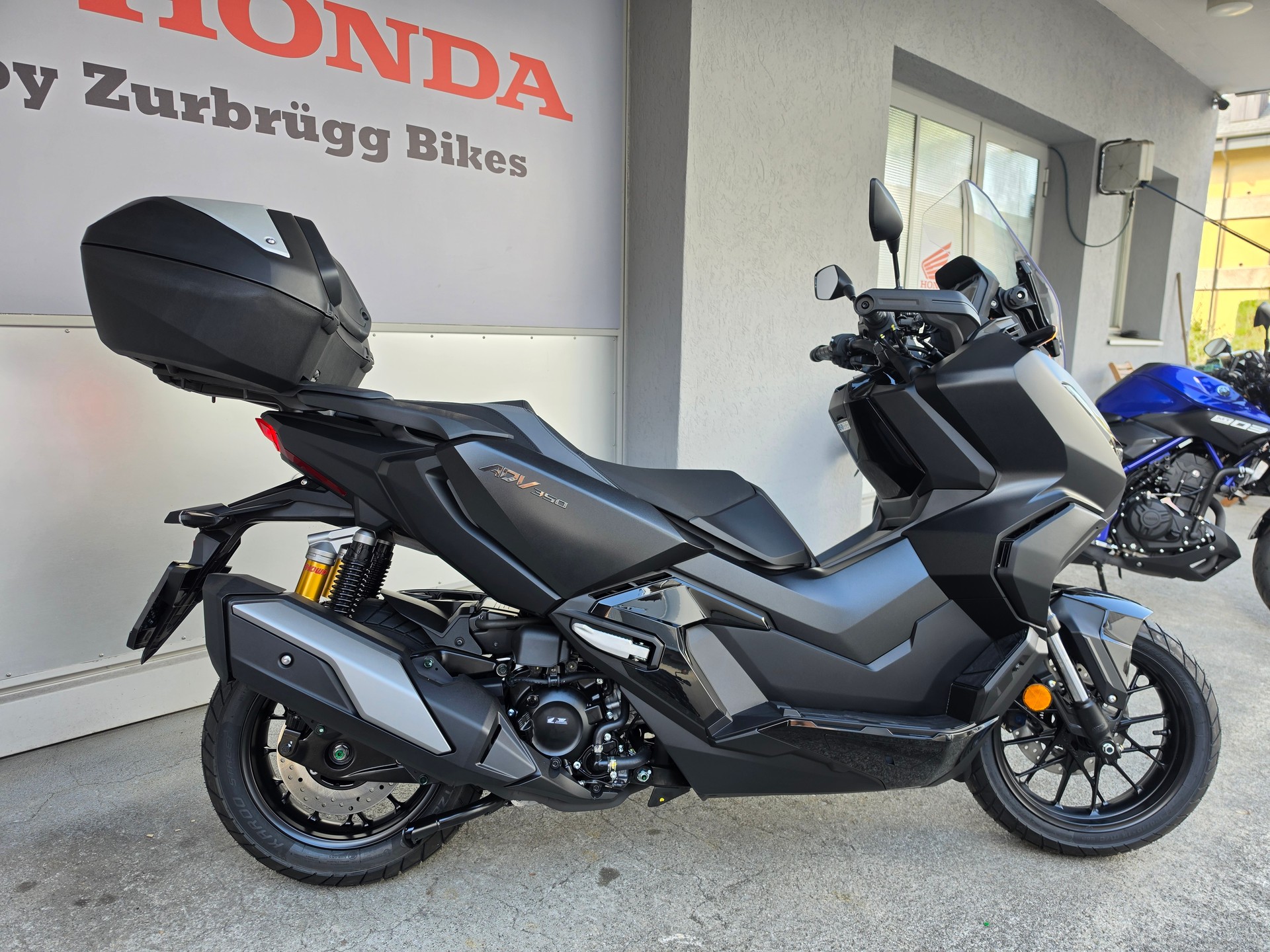HONDA ADV 350-showroom-element-1