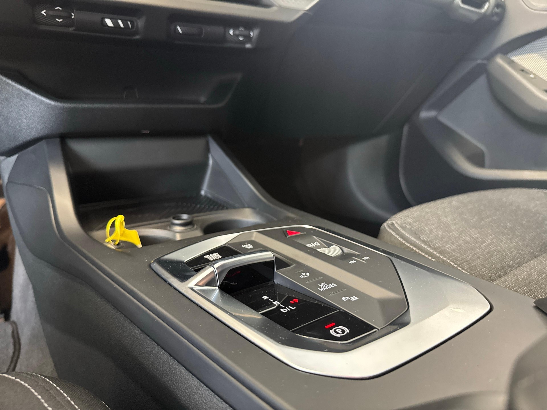 BMW 120i-image-16