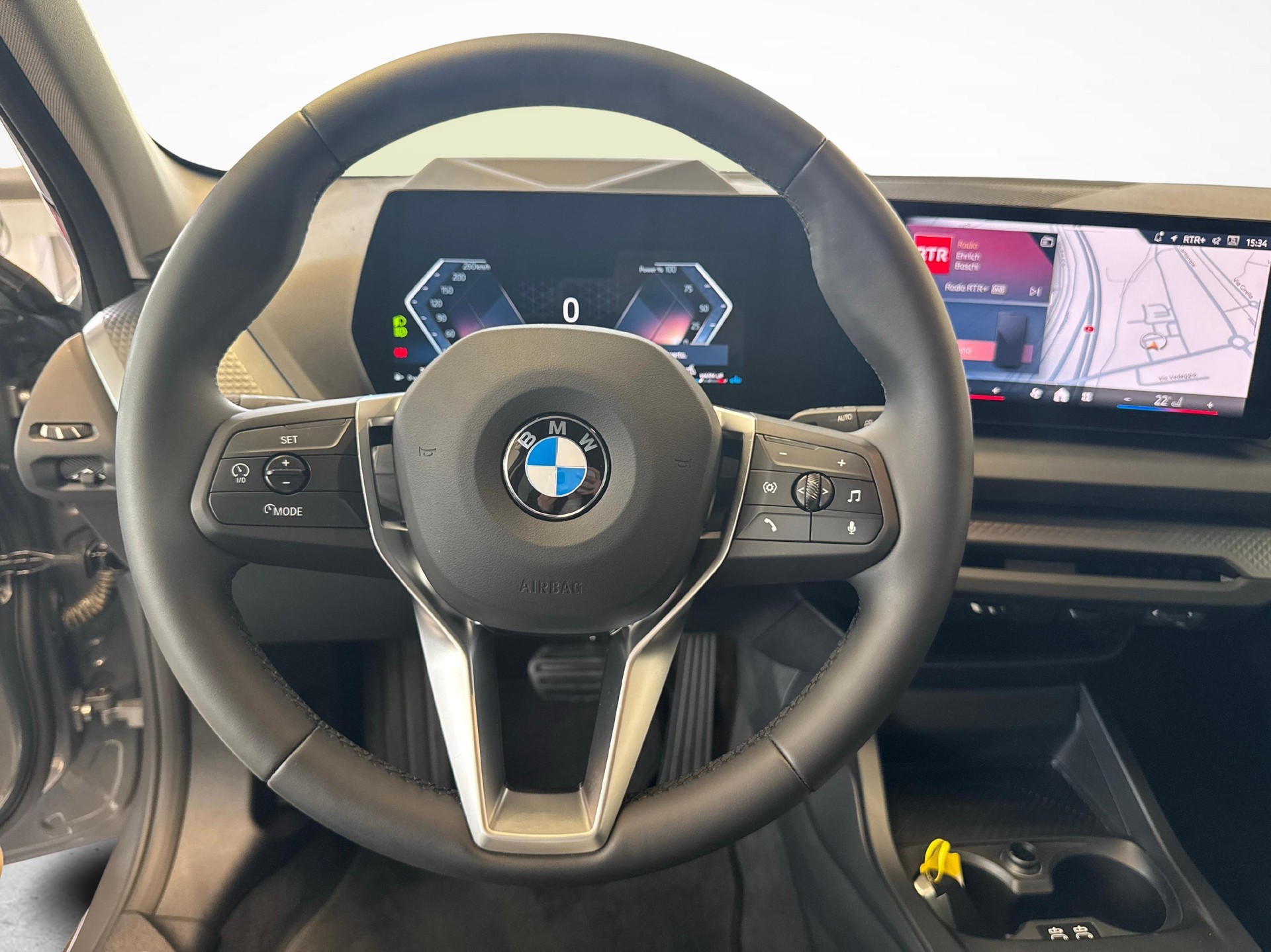 BMW 120i-image-13