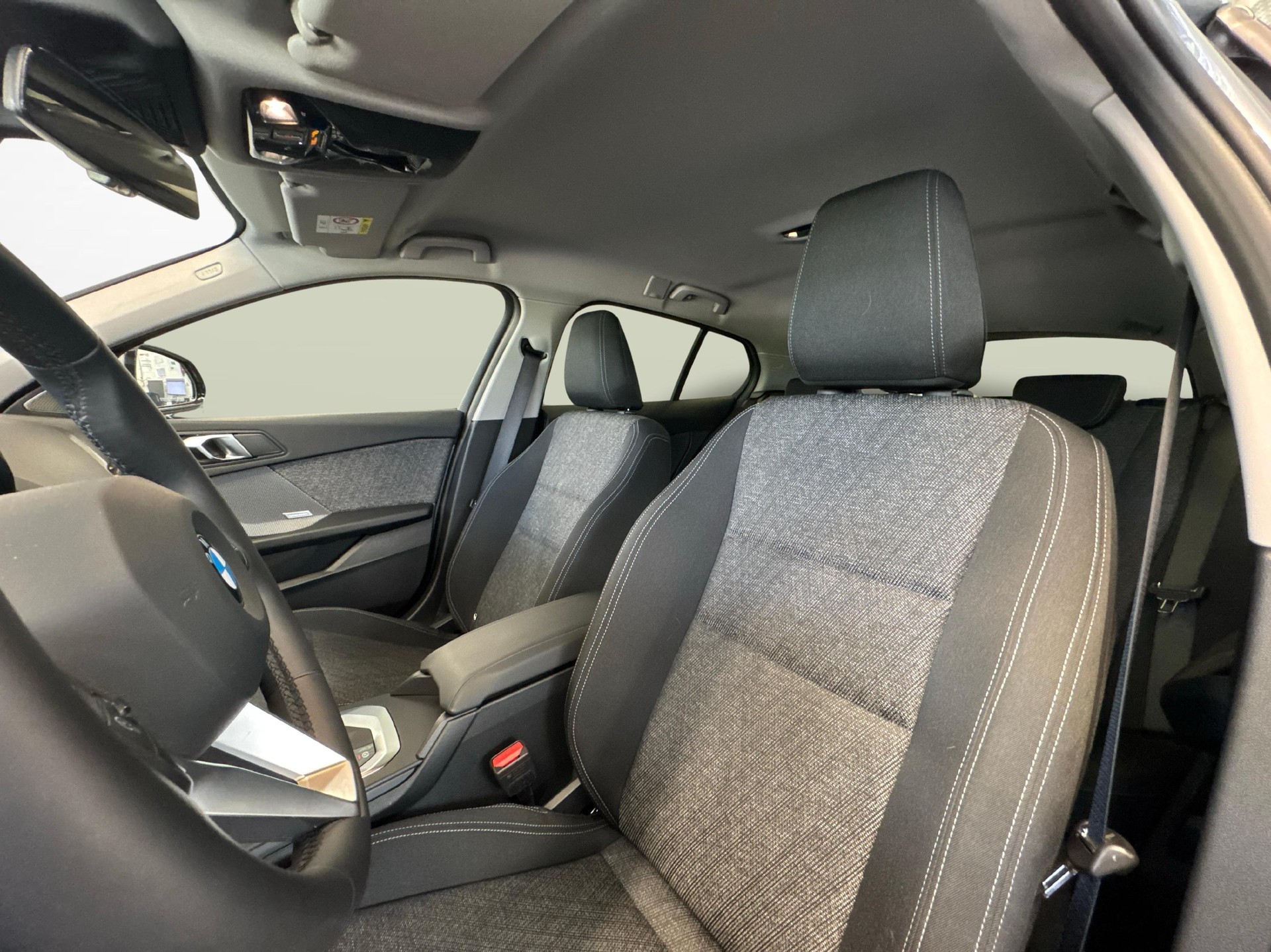BMW 120i-image-11