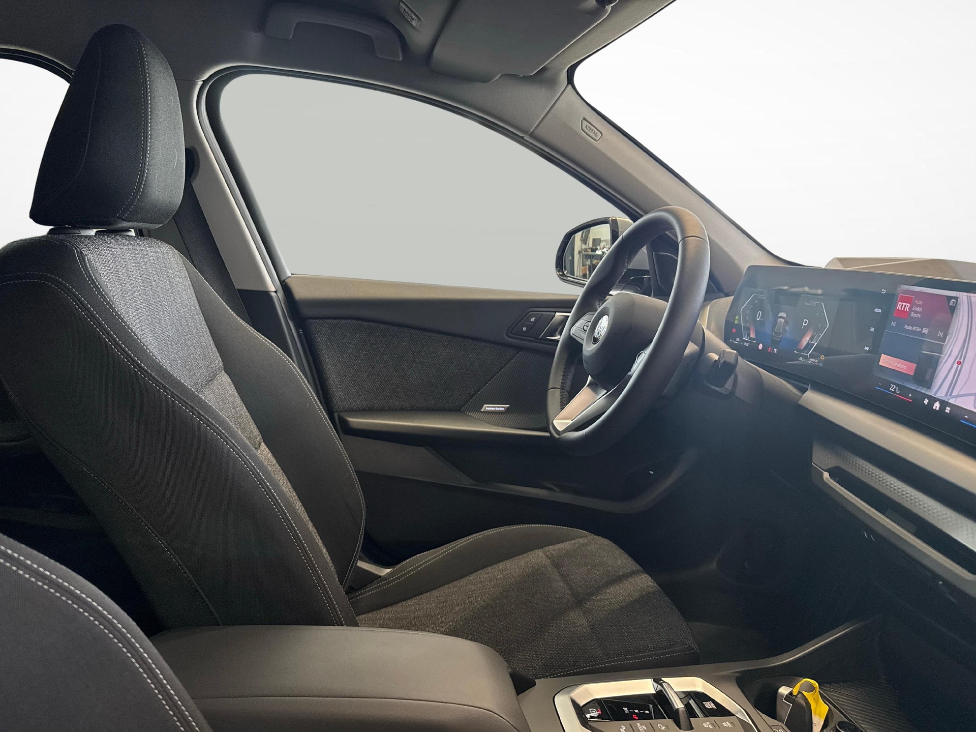 BMW 120i-image-17
