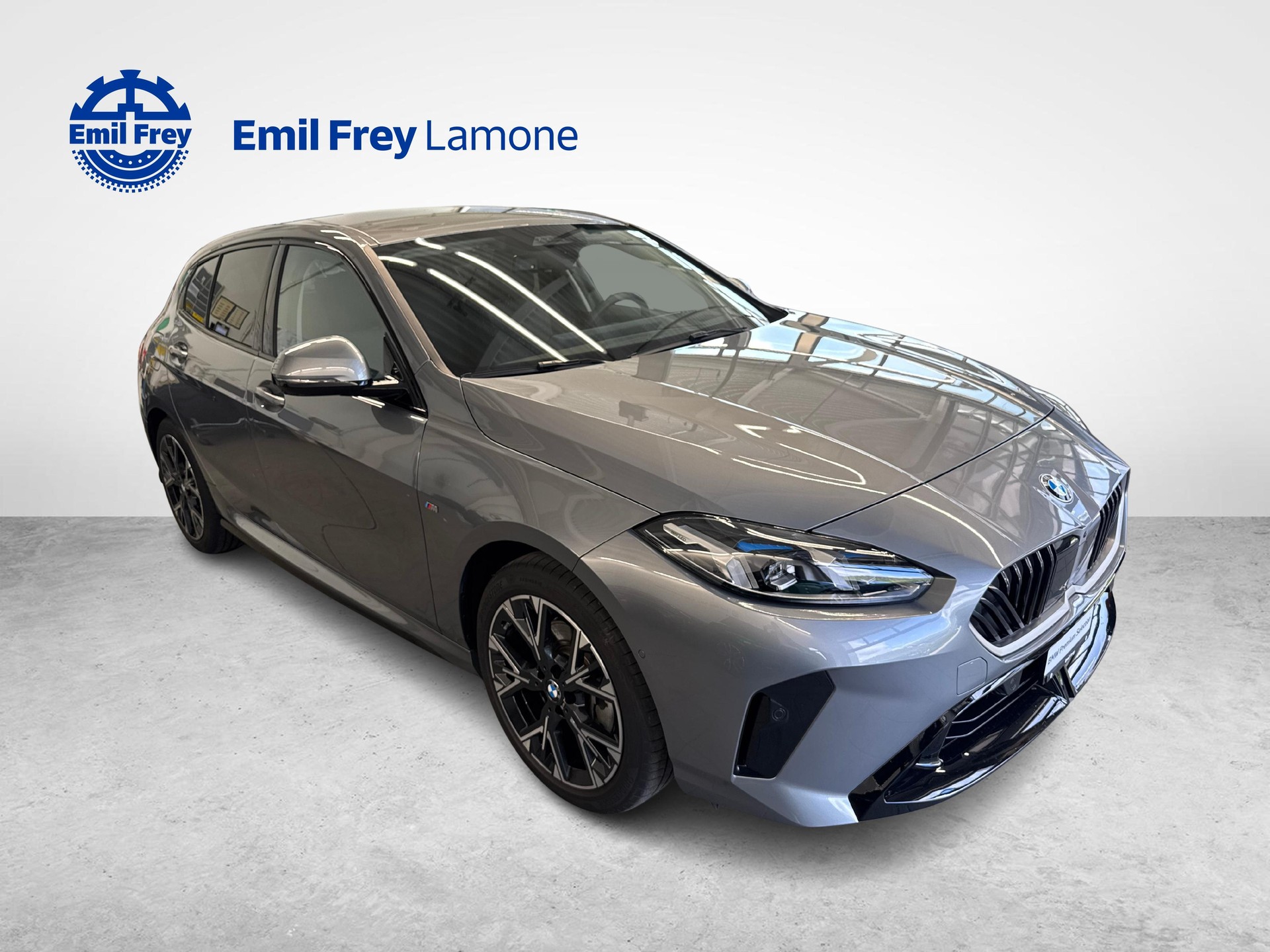 BMW 120i-image-6