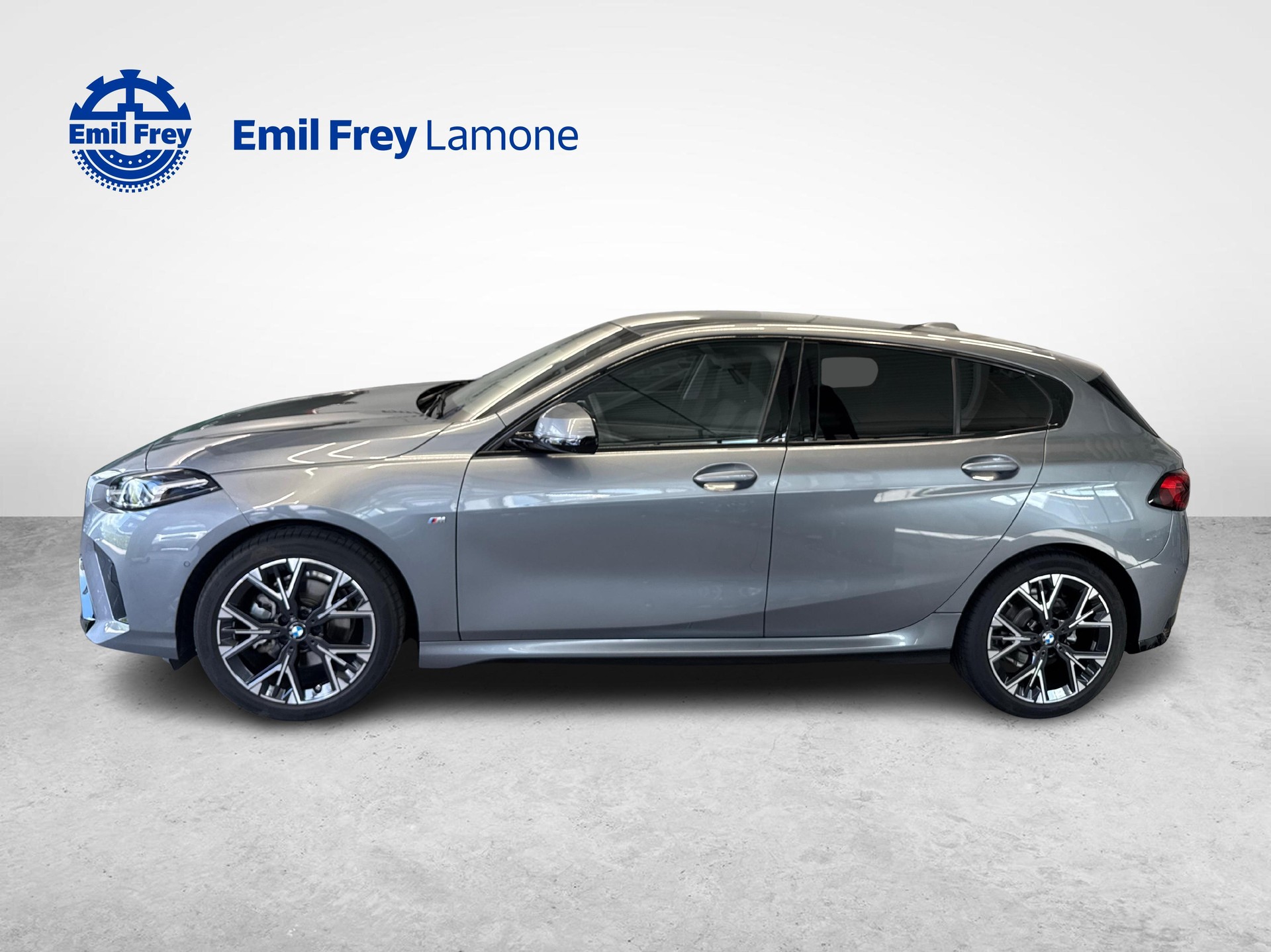 BMW 120i-image-1