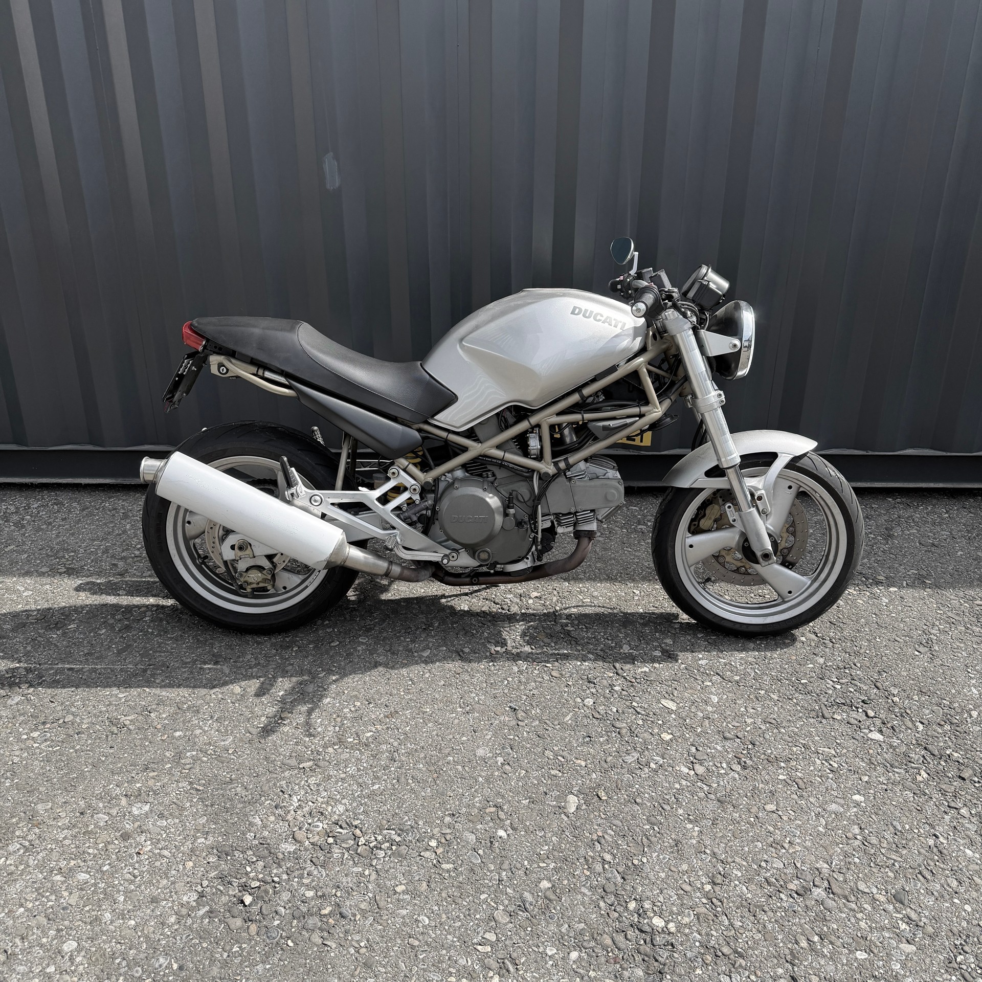 DUCATI Monster 600