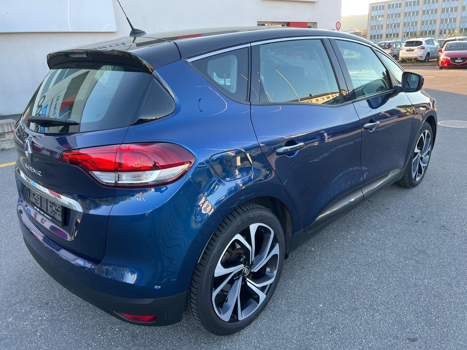 RENAULT Scénic 1.3 16V Turbo Intens-image-5
