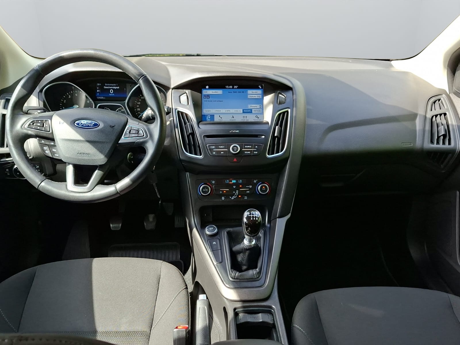 FORD Focus 1.0 SCTi Black Edition-image-12