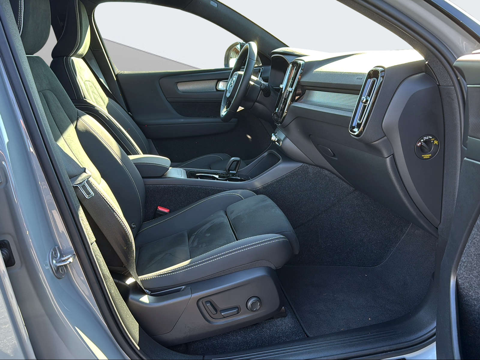 VOLVO EX40 Twin Black Edition AWD-image-14