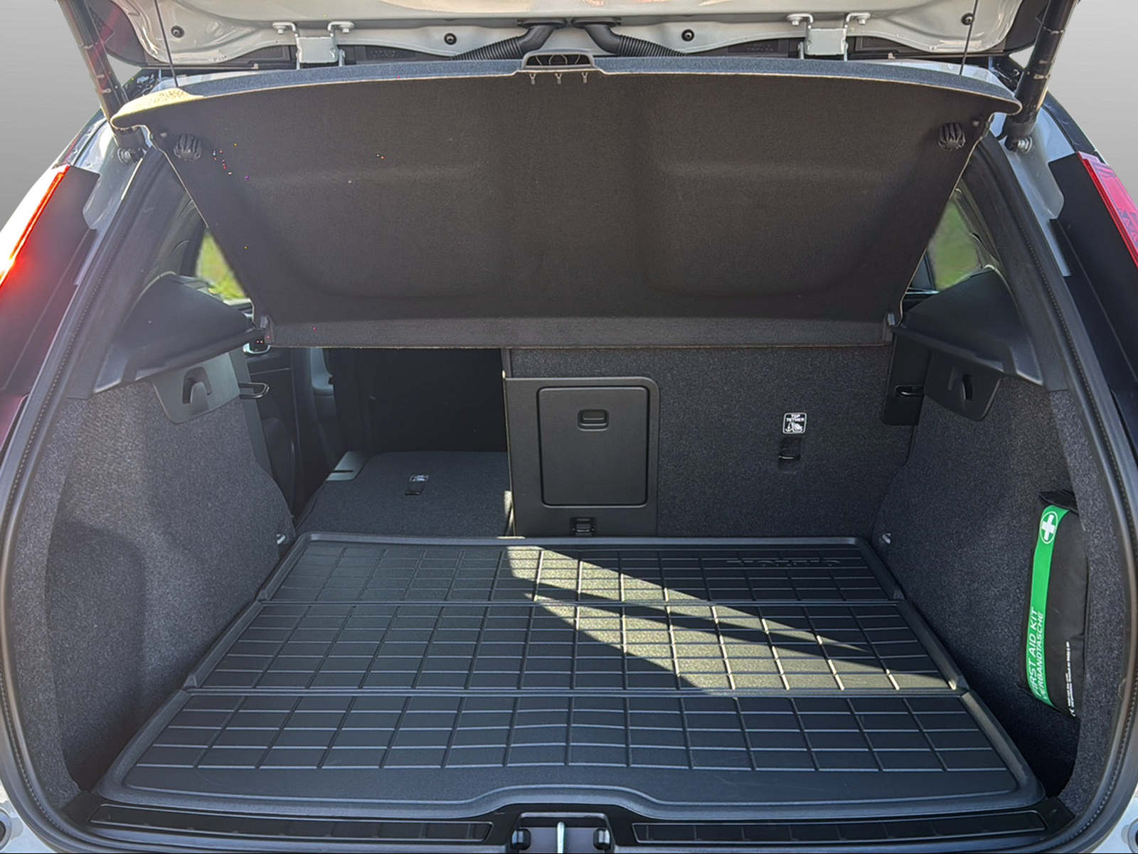VOLVO EX40 Twin Black Edition AWD-image-15