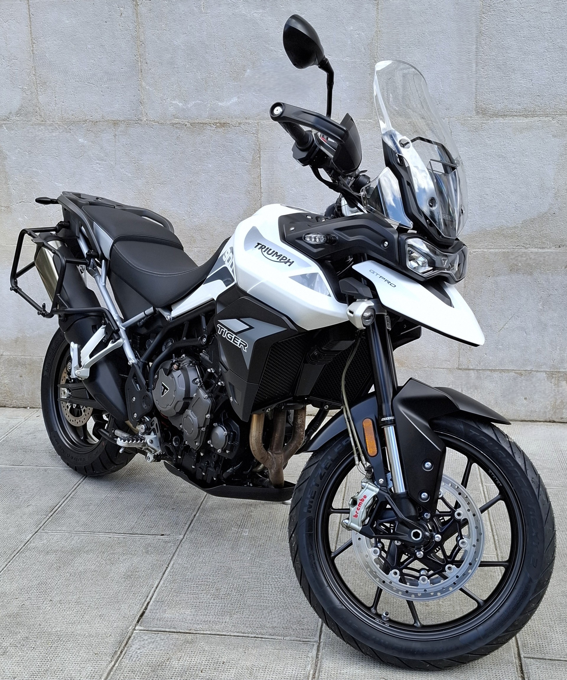 TRIUMPH Tiger 900 GT Pro-showroom-element-2