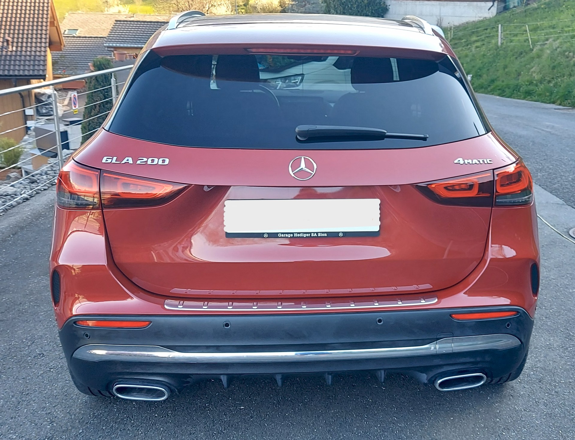 MERCEDES-BENZ GLA 200 AMG Line 4matic 8G-DCT-image-2