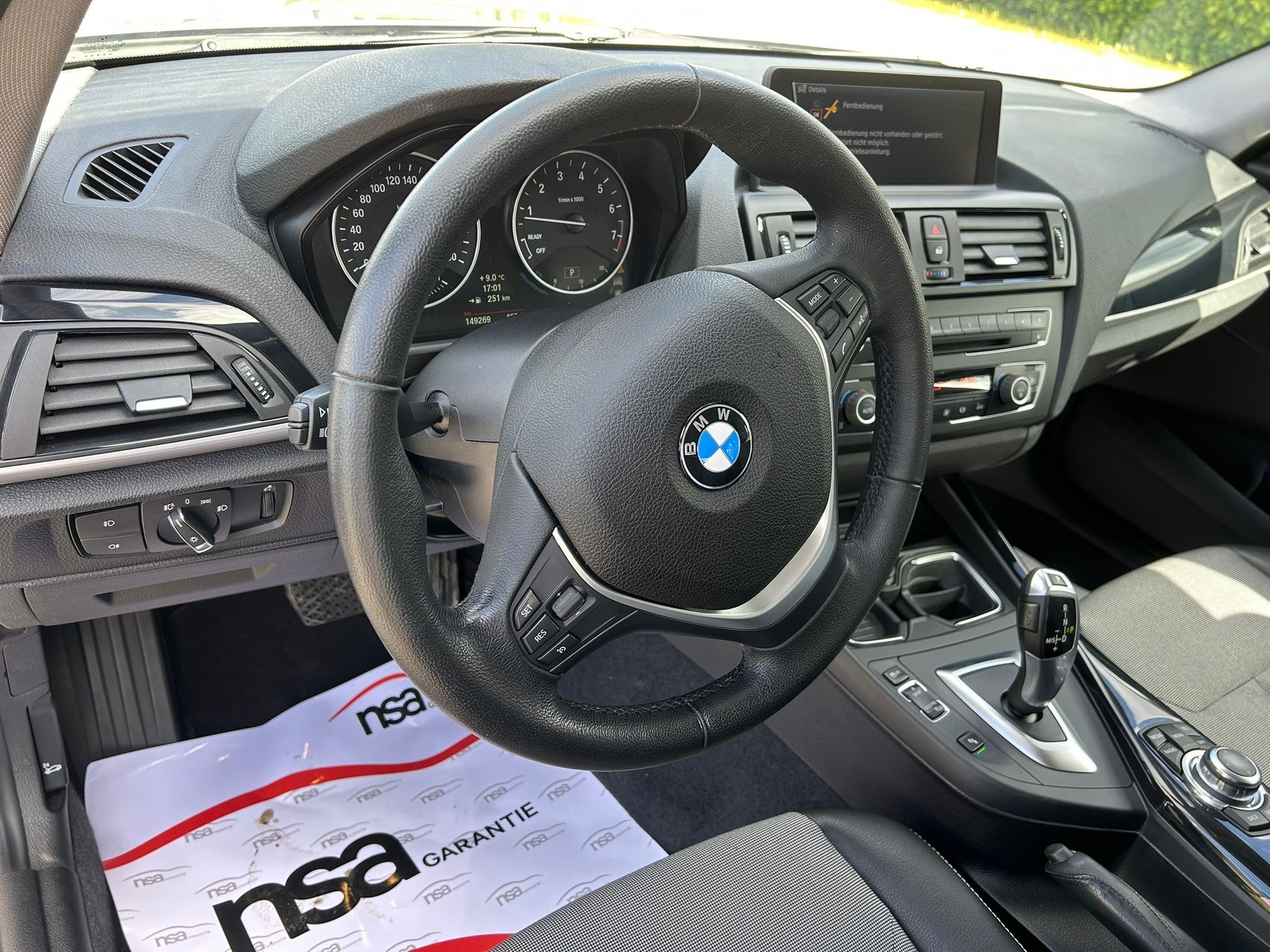 BMW 118i Urban Line Steptronic-image-10