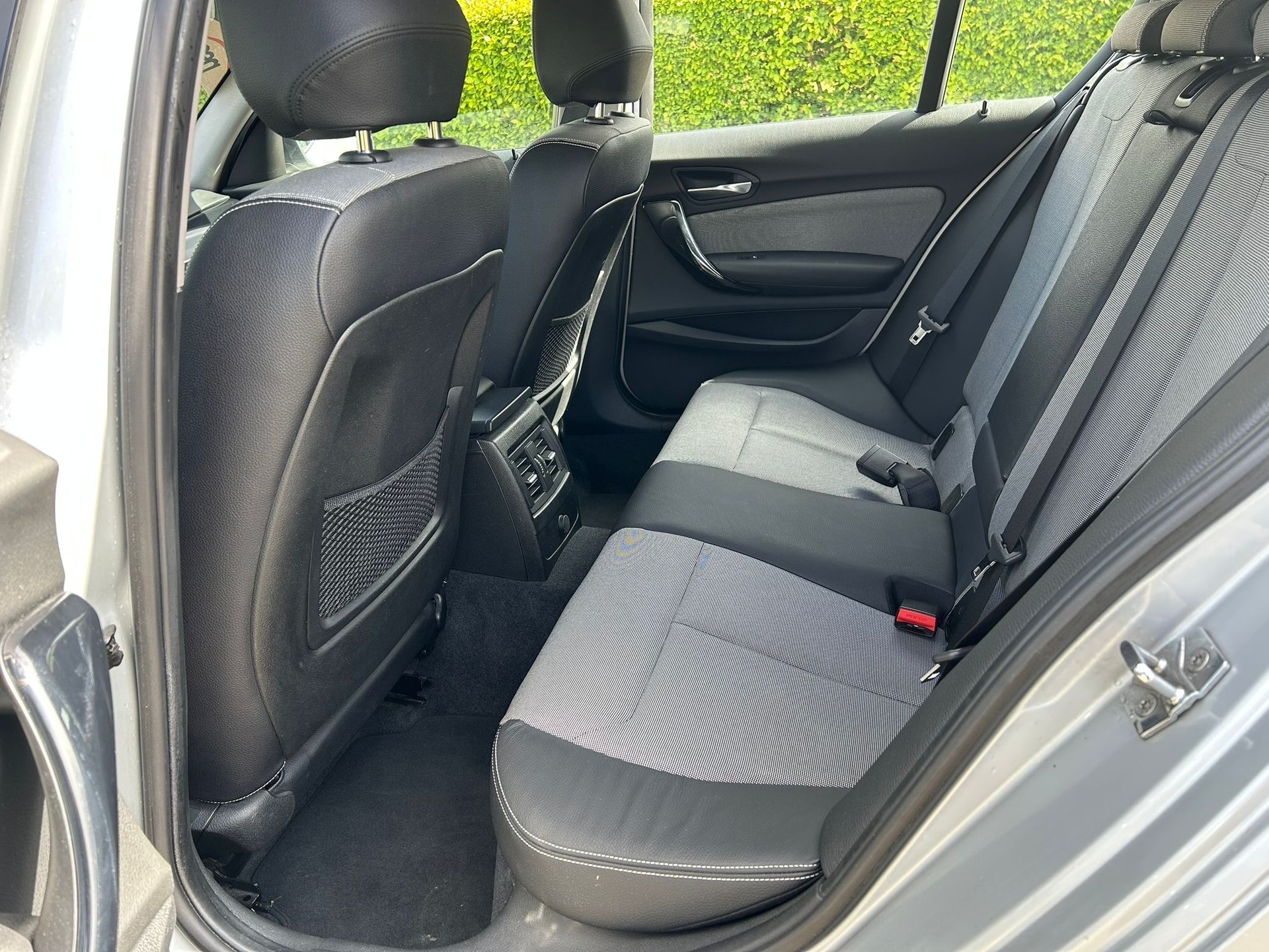 BMW 118i Urban Line Steptronic-image-7