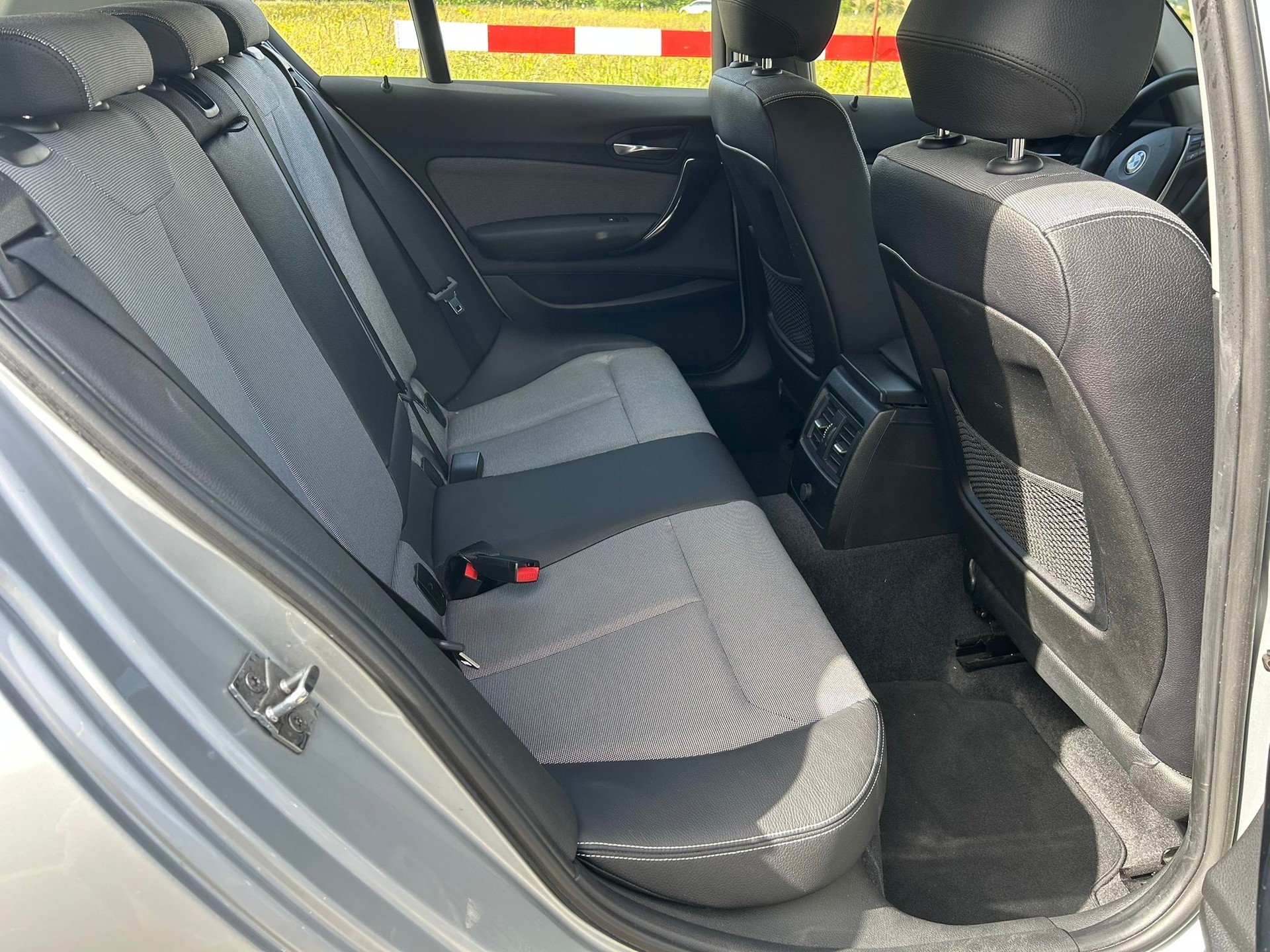 BMW 118i Urban Line Steptronic-image-6