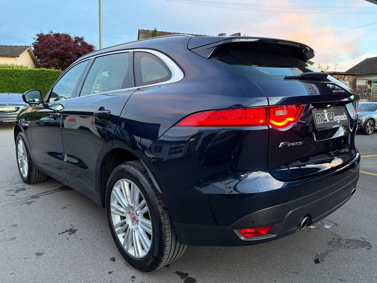 JAGUAR F-Pace 30t 2.0 Portfolio AWD Automatik-image-6