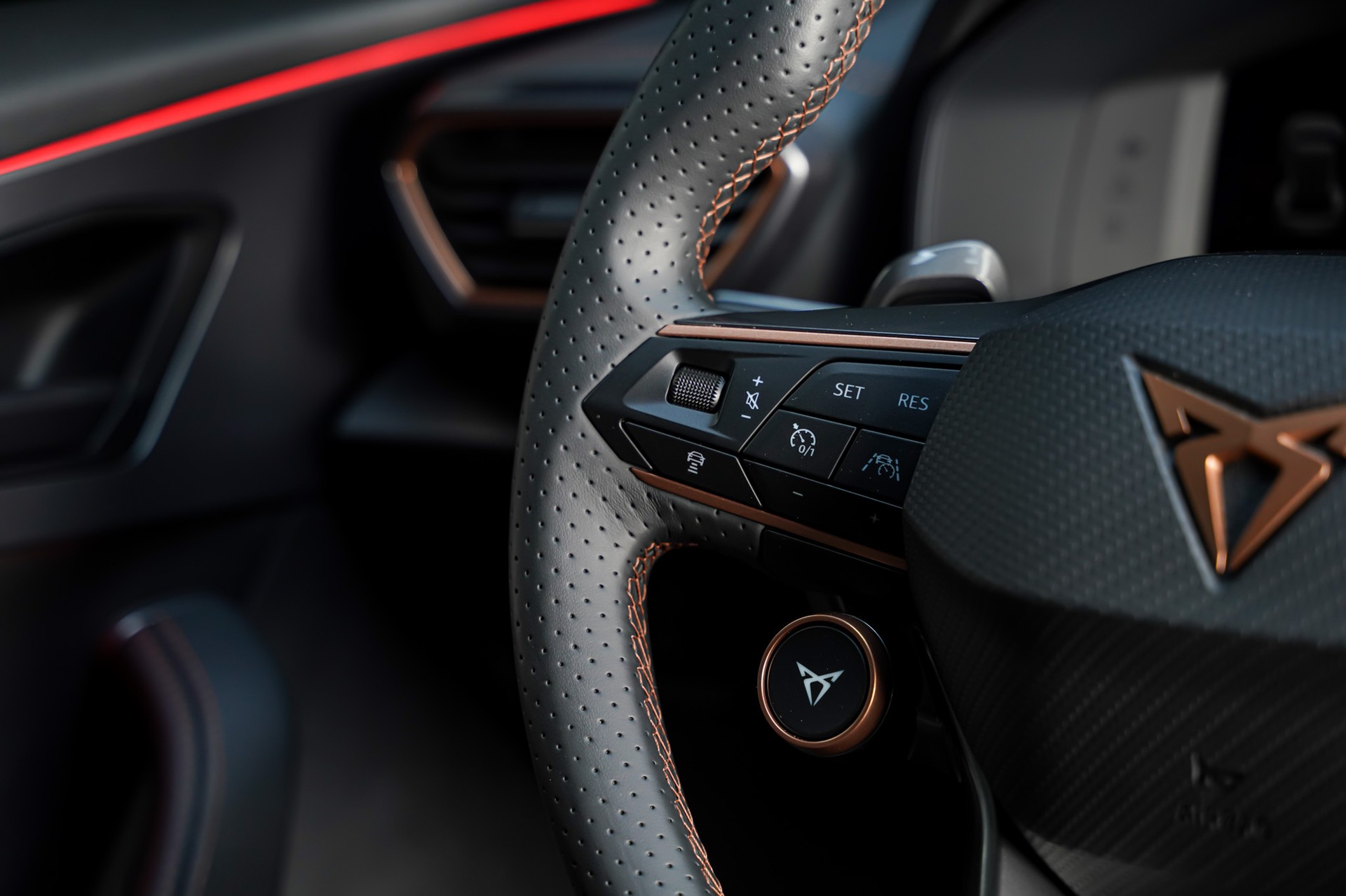 CUPRA Formentor 1.4 e-HYBRID pHEV VZ DSG-image-19