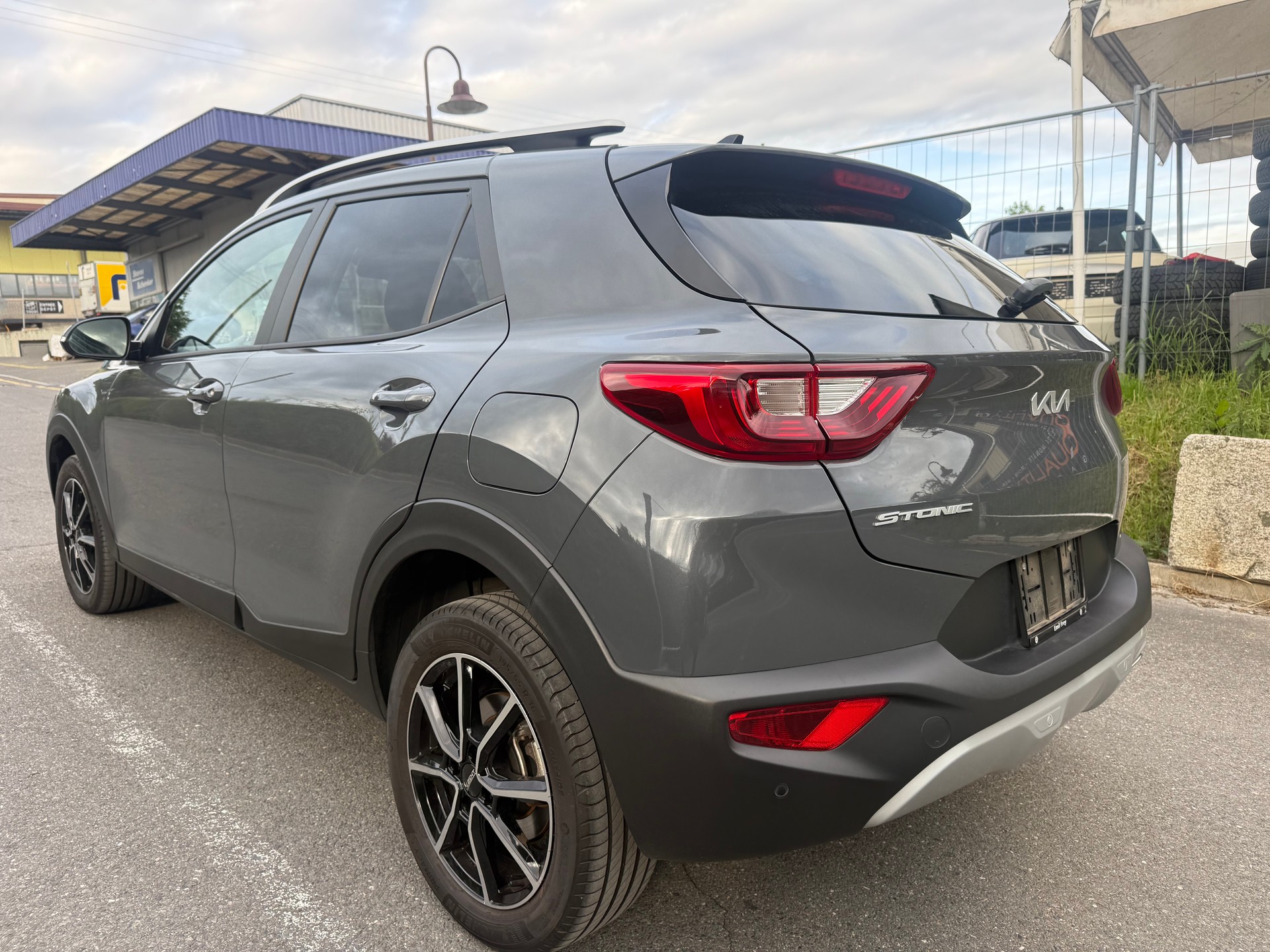 KIA Stonic 1.0 T-GDI MHEV Style DCT-image-4