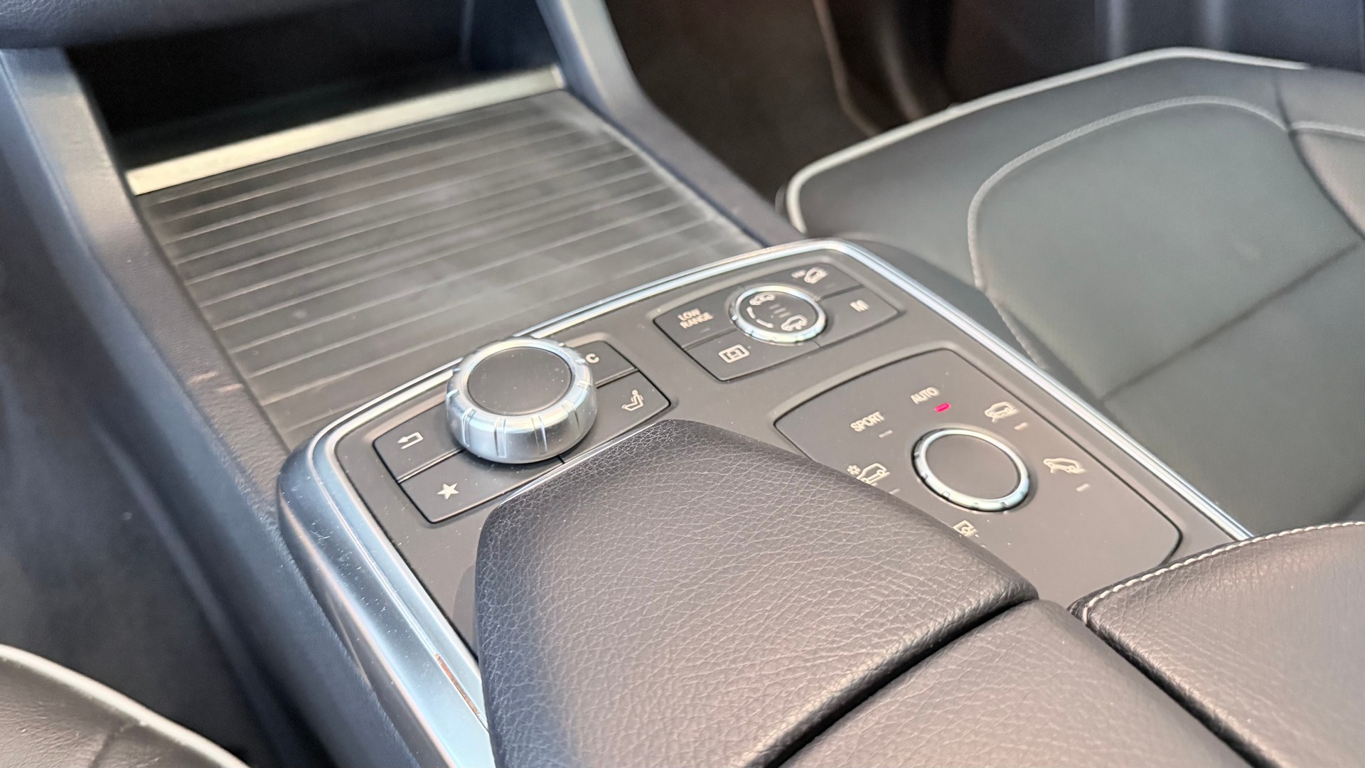 MERCEDES-BENZ GL 350 V6 CDI BlueTec-image-14
