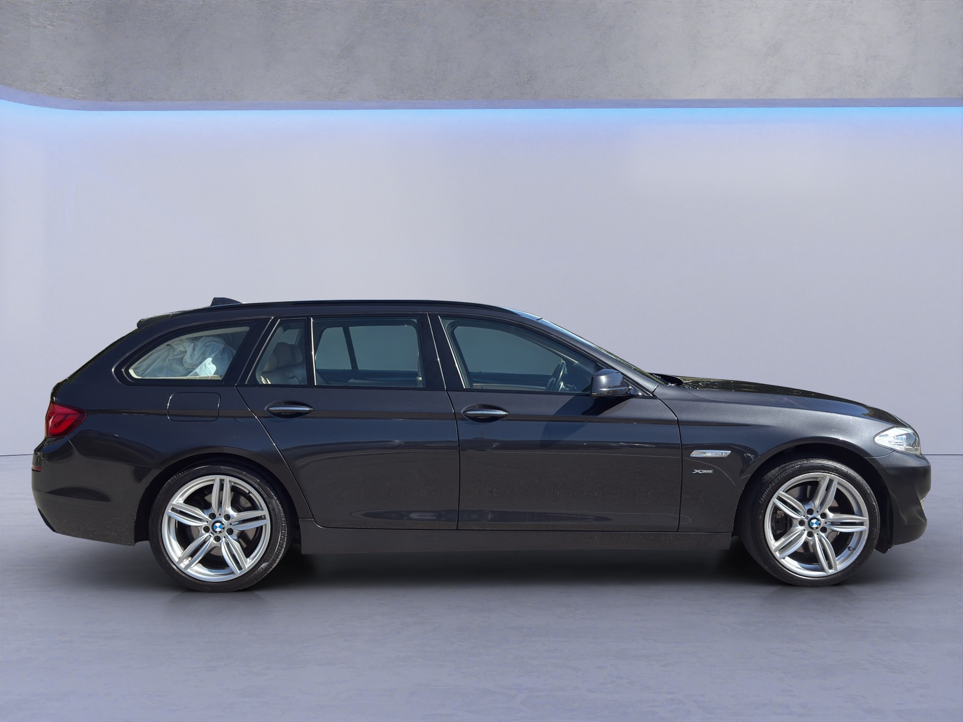 BMW 528i xDrive Touring Steptronic-image-7