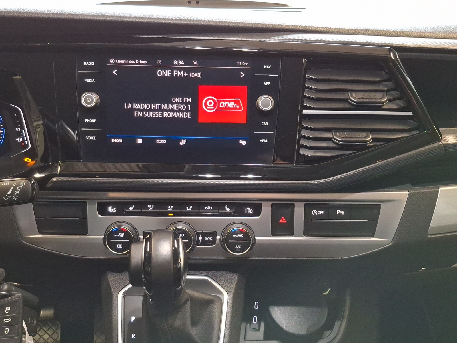 VW T6.1 California 2.0 TDI Beach Liberty 4Motion DSG-image-10