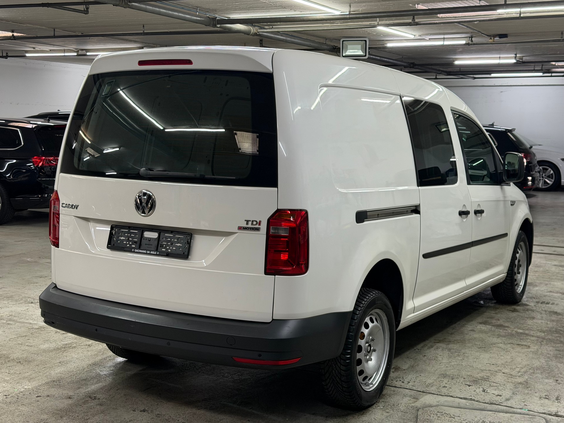 VW Caddy Maxi 2.0TDI 4Motion BlueMotion Technology-image-4