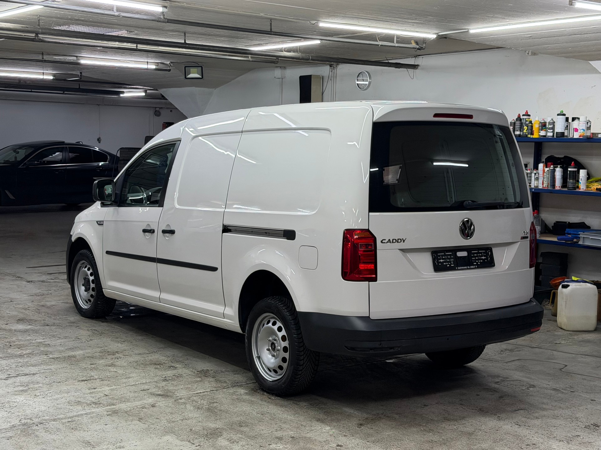 VW Caddy Maxi 2.0TDI 4Motion BlueMotion Technology-image-2