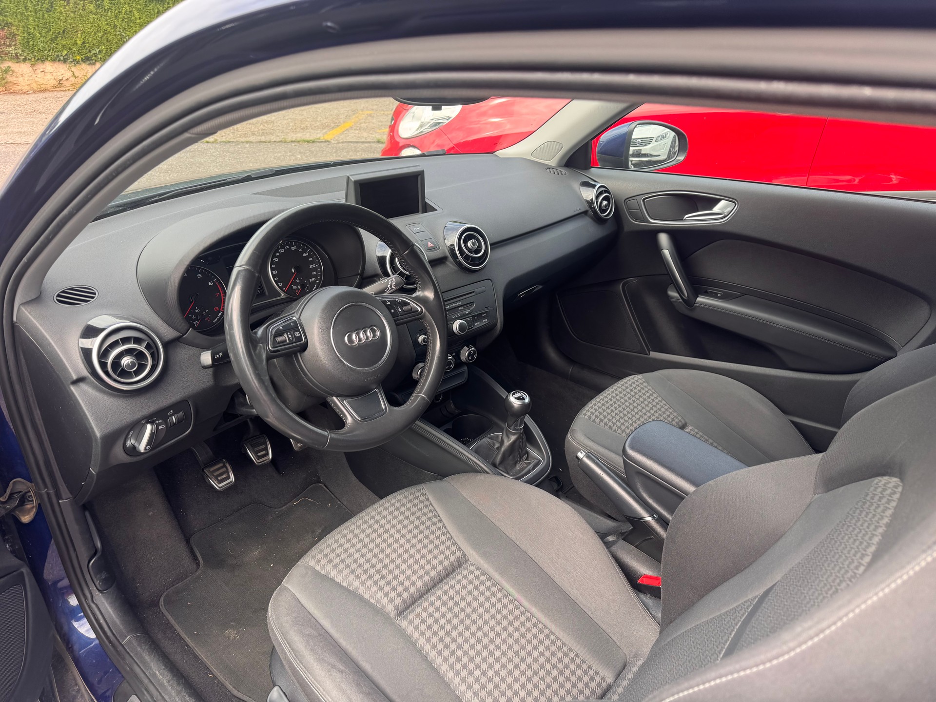 AUDI A1 1.4 TFSI Ambition-image-5