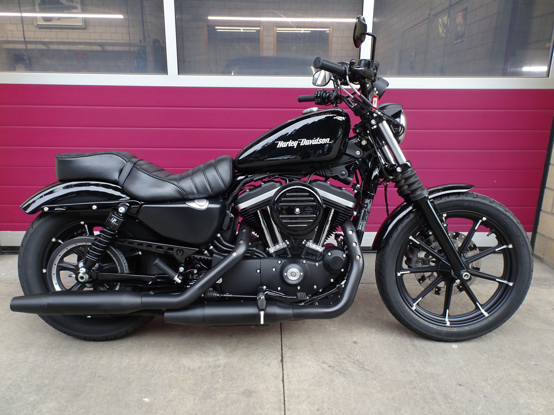 HARLEY-DAVIDSON XL 883 N Sportster Iron ABS