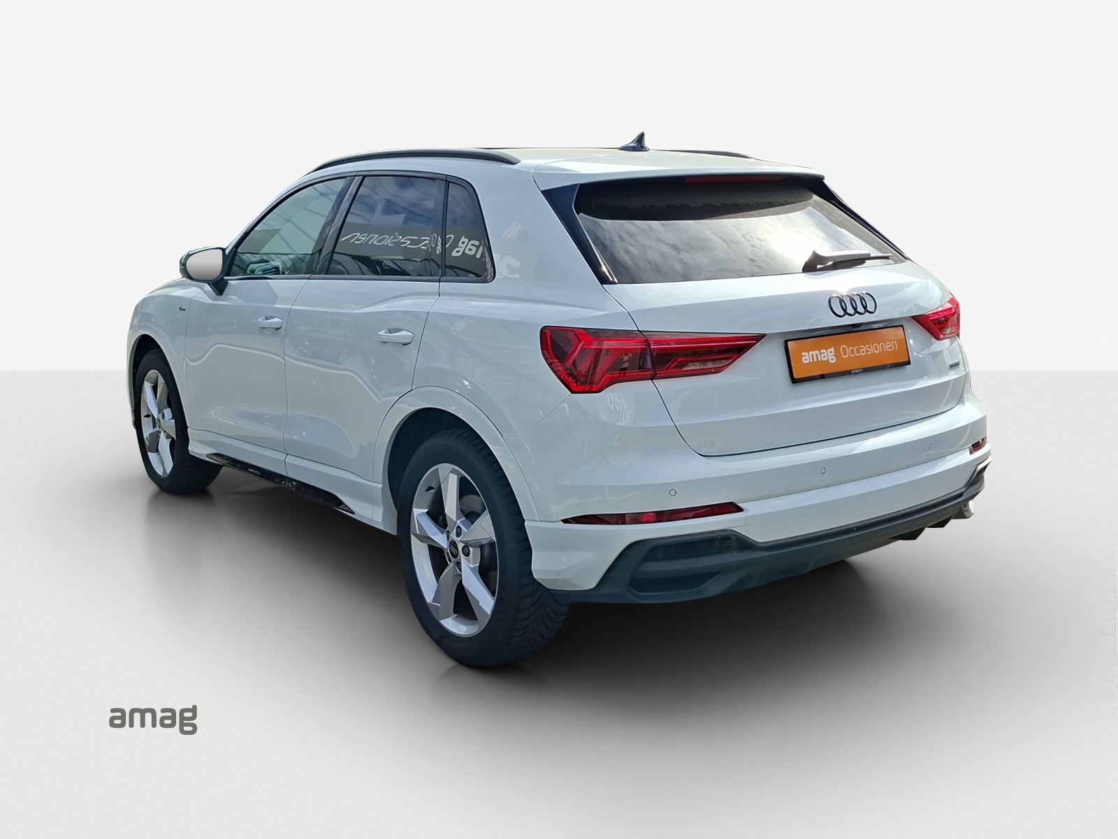 AUDI Q3 Sportback 40 TDI S line quattro S-tronic-image-2