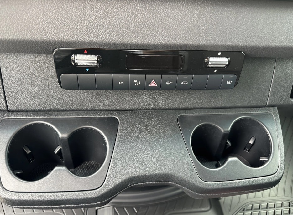 MERCEDES-BENZ Sprinter 319 CDI Standard 9G-TRONIC 4x4-image-11