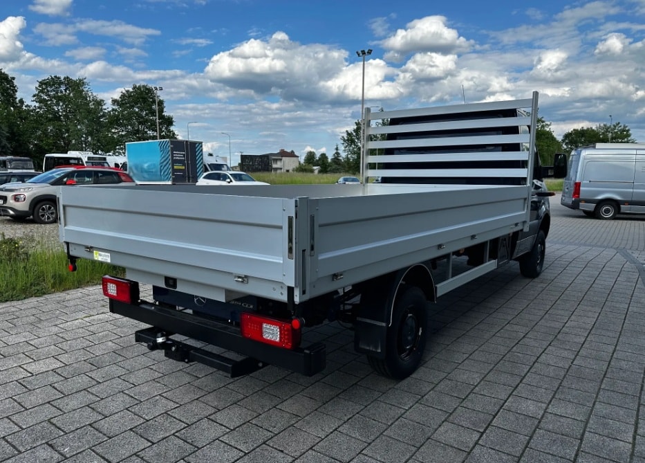MERCEDES-BENZ Sprinter 319 CDI Standard 9G-TRONIC 4x4-showroom-element-3