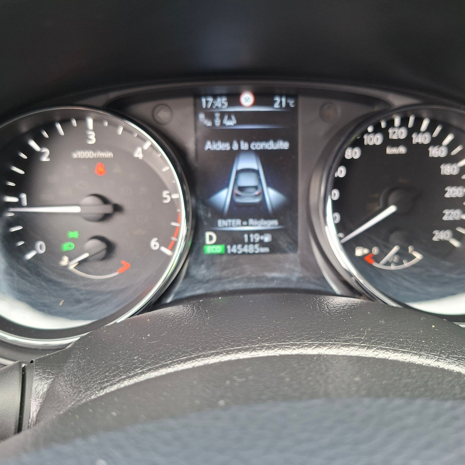 NISSAN Qashqai 1.6 dCi 360° Xtronic CVT-image-6