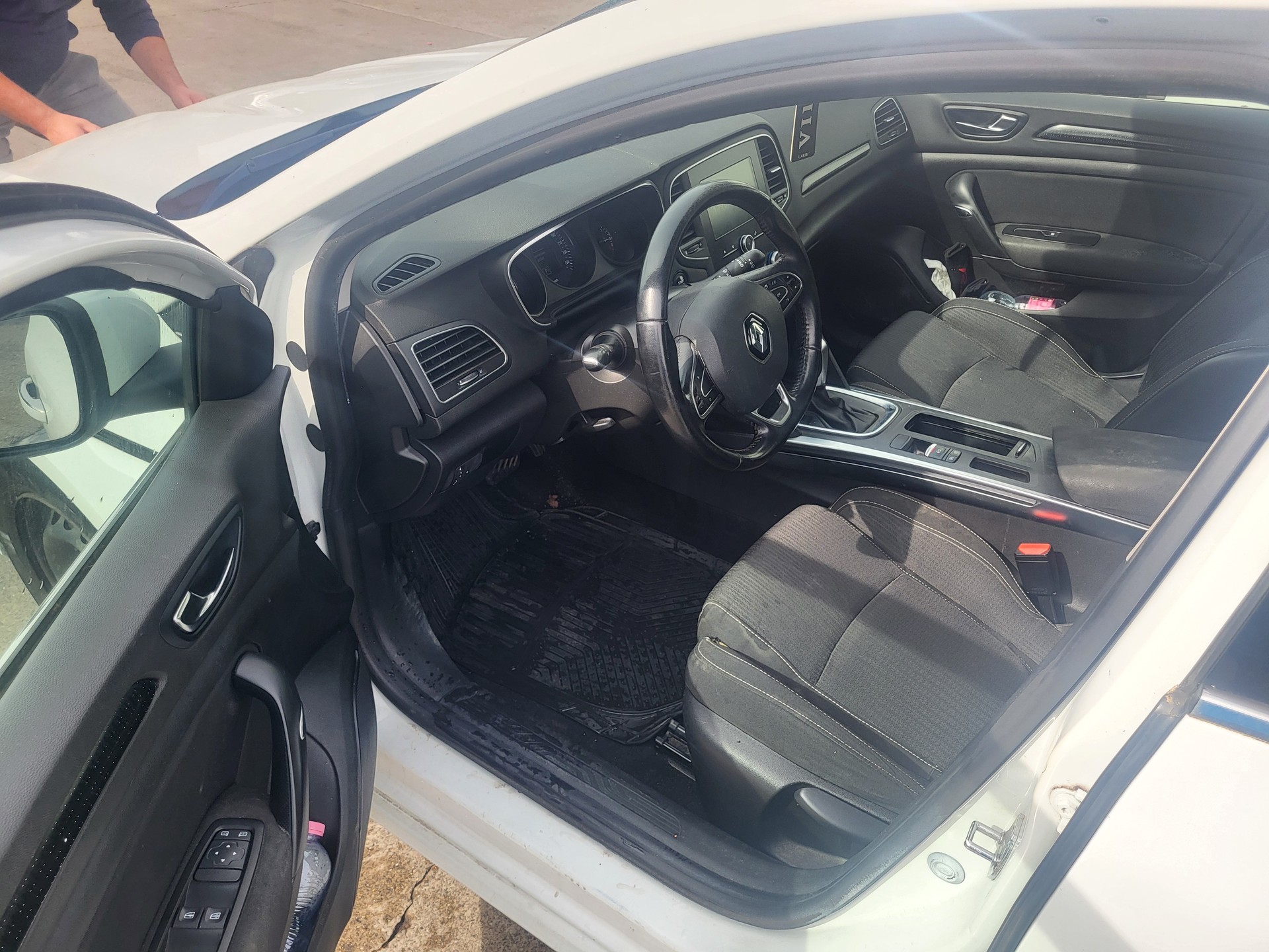 RENAULT Mégane Grandtour 1.5 dCi Business EDC-image-11