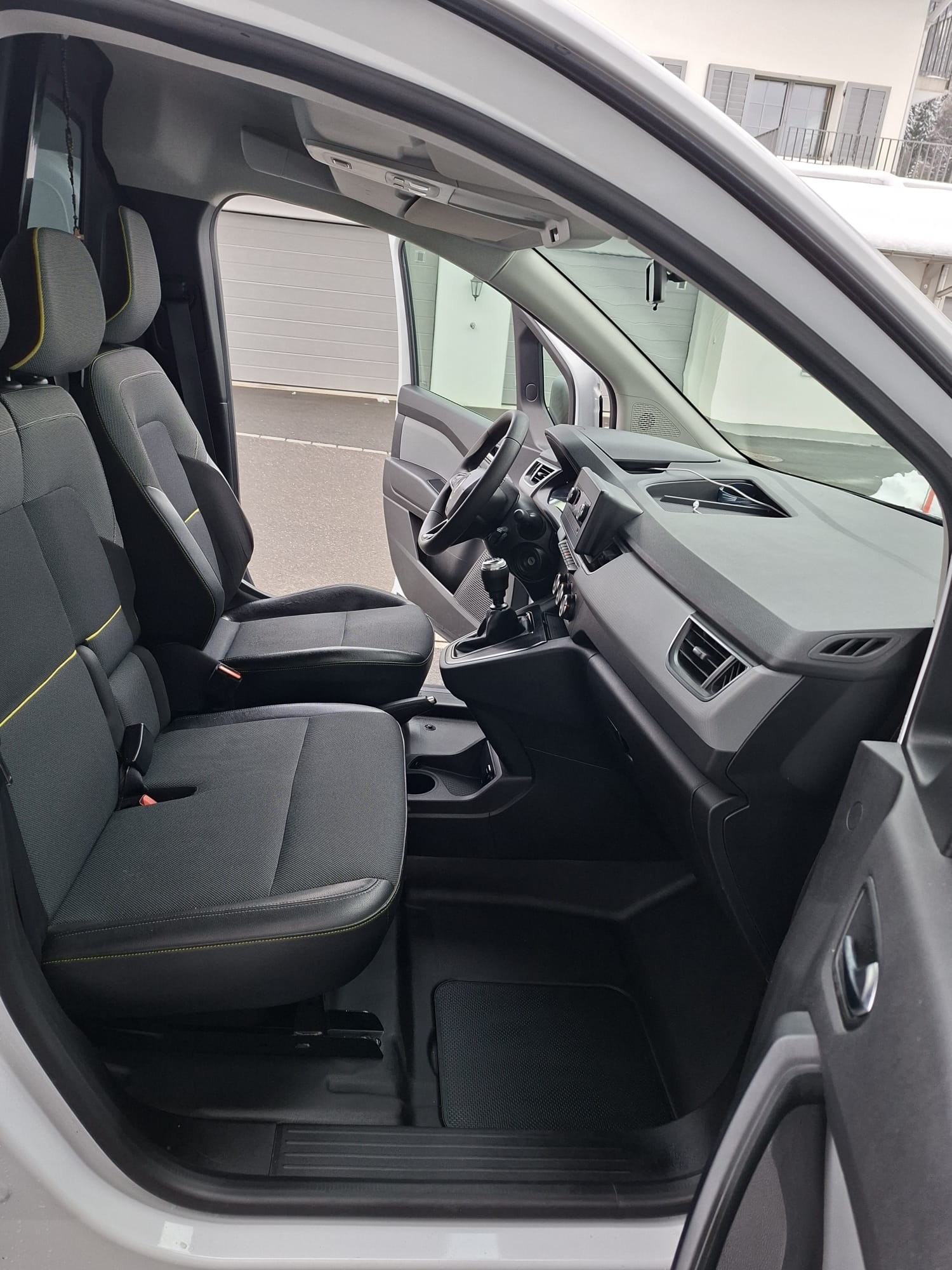 RENAULT KANGOO-image-5