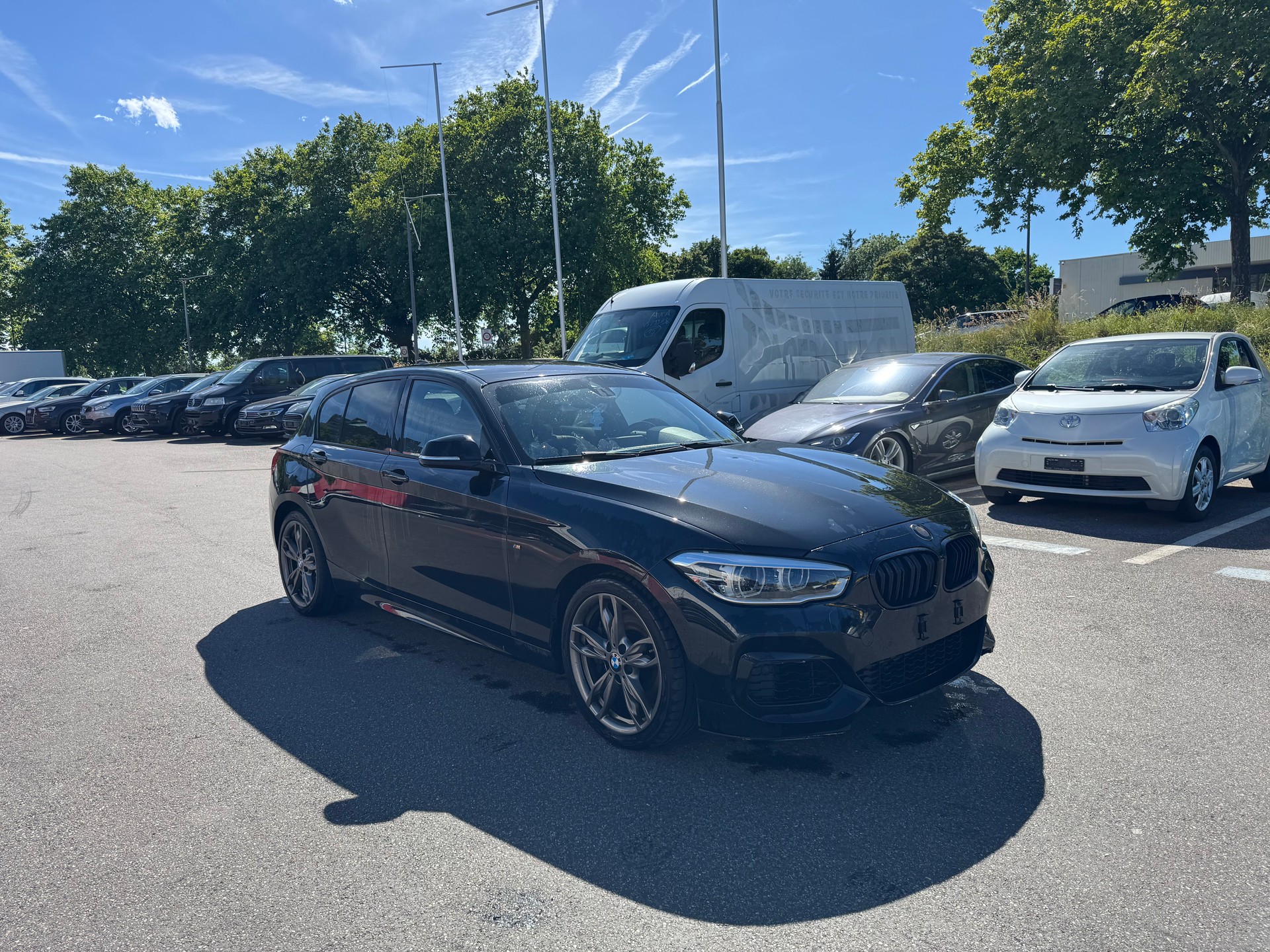 BMW M135i xDrive Steptronic-image-1