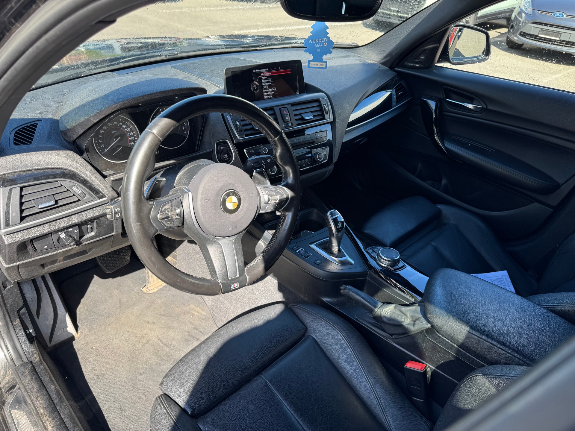 BMW M135i xDrive Steptronic-image-18