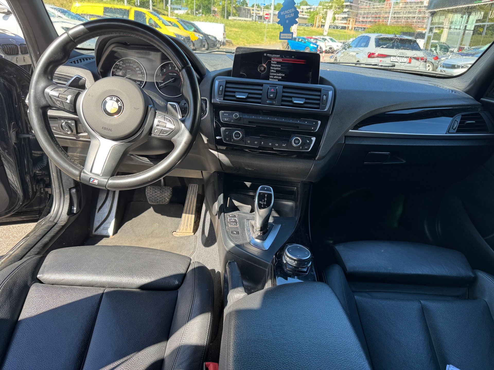 BMW M135i xDrive Steptronic-image-13