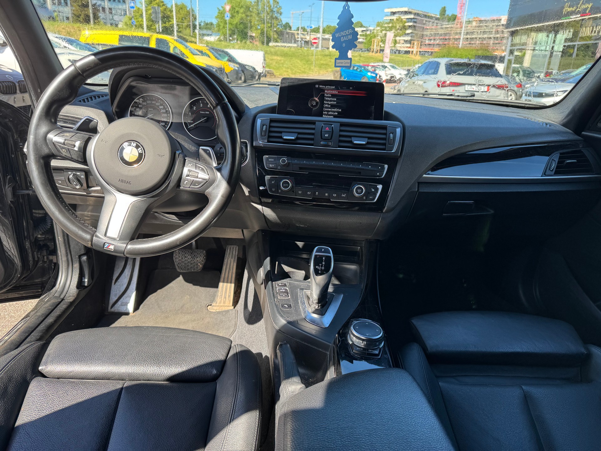 BMW M135i xDrive Steptronic-image-15