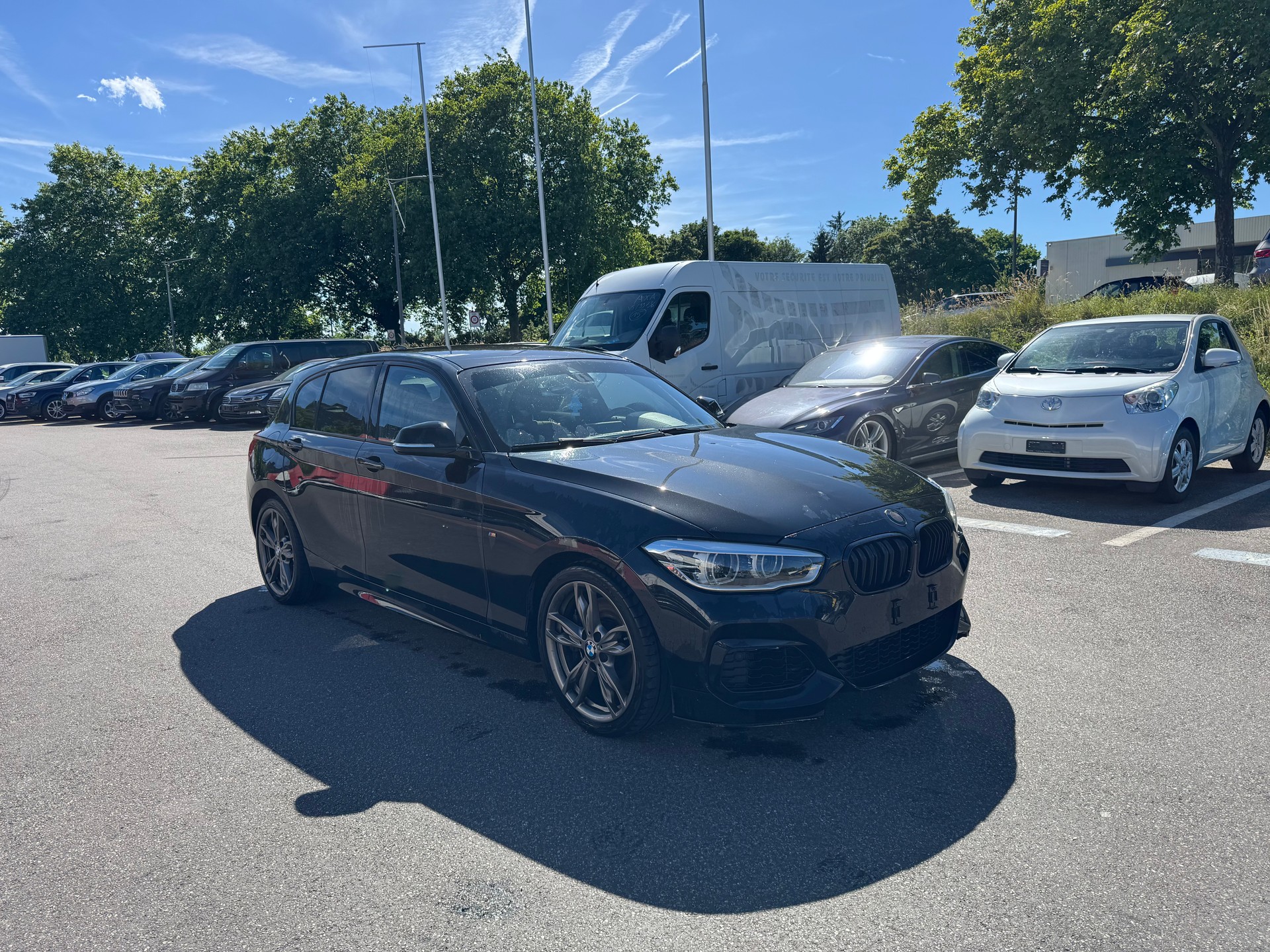 BMW M135i xDrive Steptronic-image-4