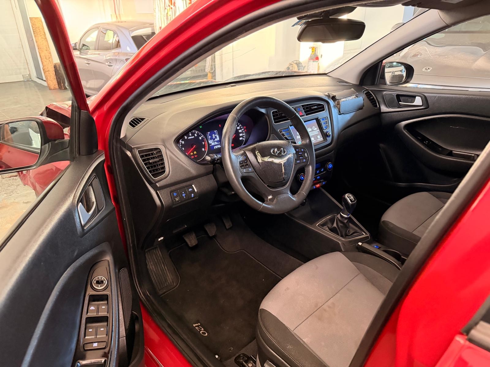 HYUNDAI i20 1.0 T-GDi Amplia-image-8