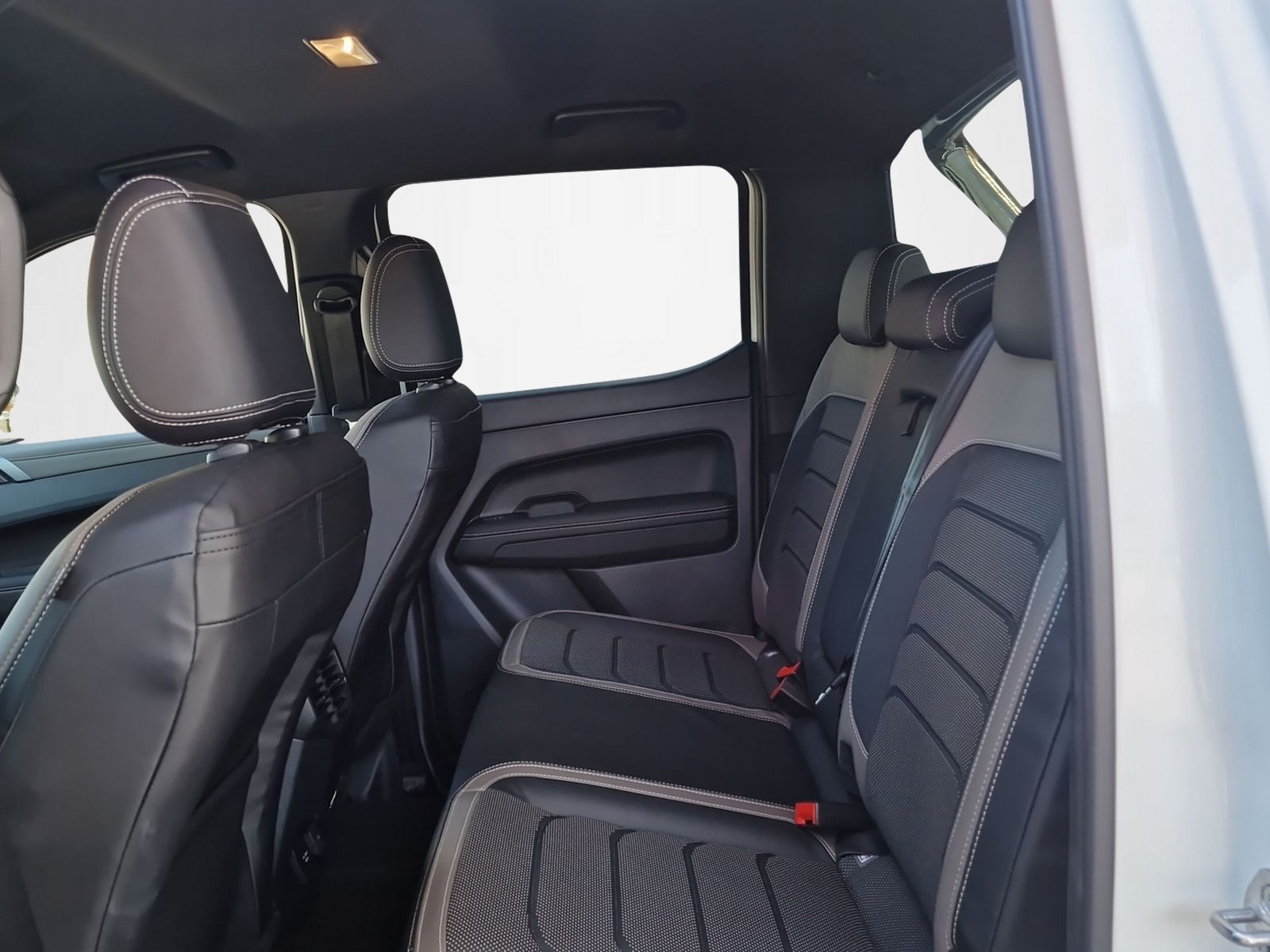 VW Amarok 3.0TDI Style Winter 2-image-8