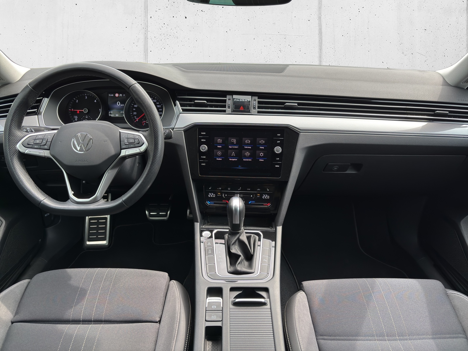VW Passat Alltrack 2.0 TDI 4Motion DSG mit AHK, Standheizung & Winterräder-image-12