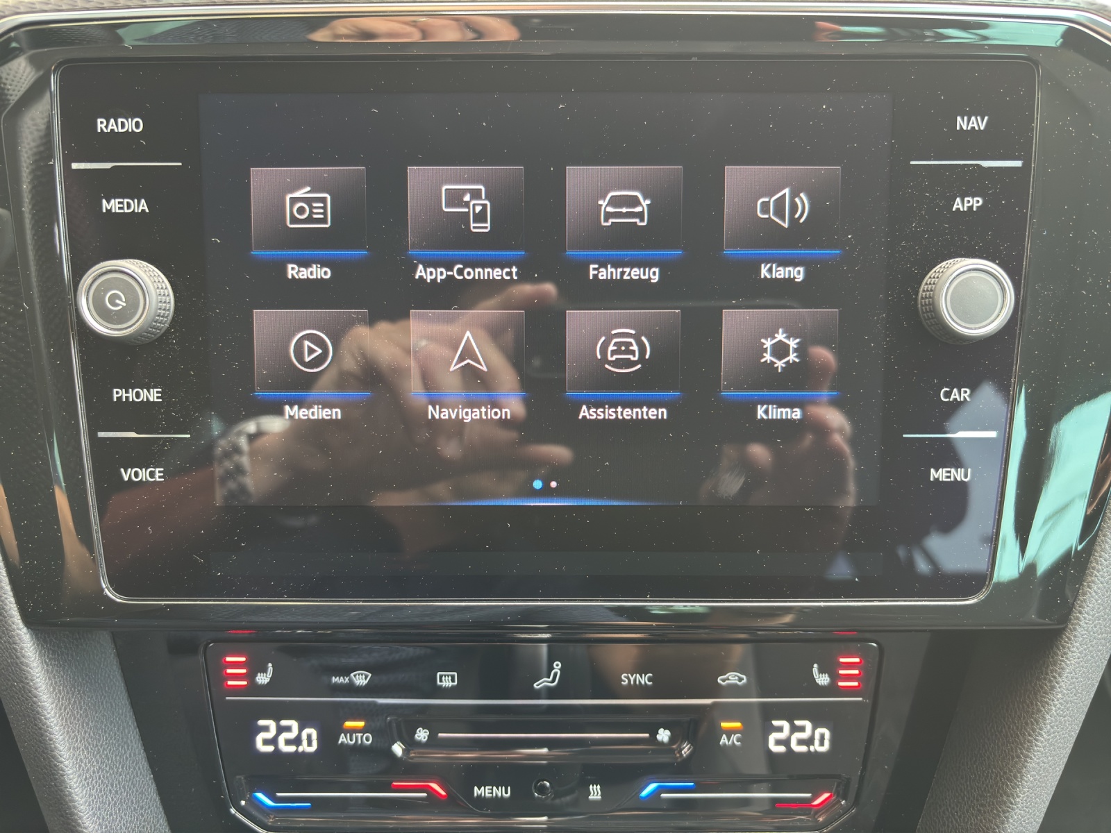 VW Passat Alltrack 2.0 TDI 4Motion DSG mit AHK, Standheizung & Winterräder-image-17