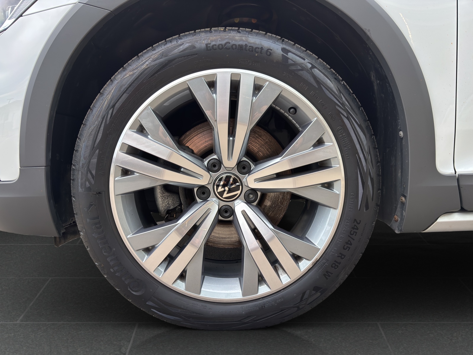 VW Passat Alltrack 2.0 TDI 4Motion DSG mit AHK, Standheizung & Winterräder-image-11